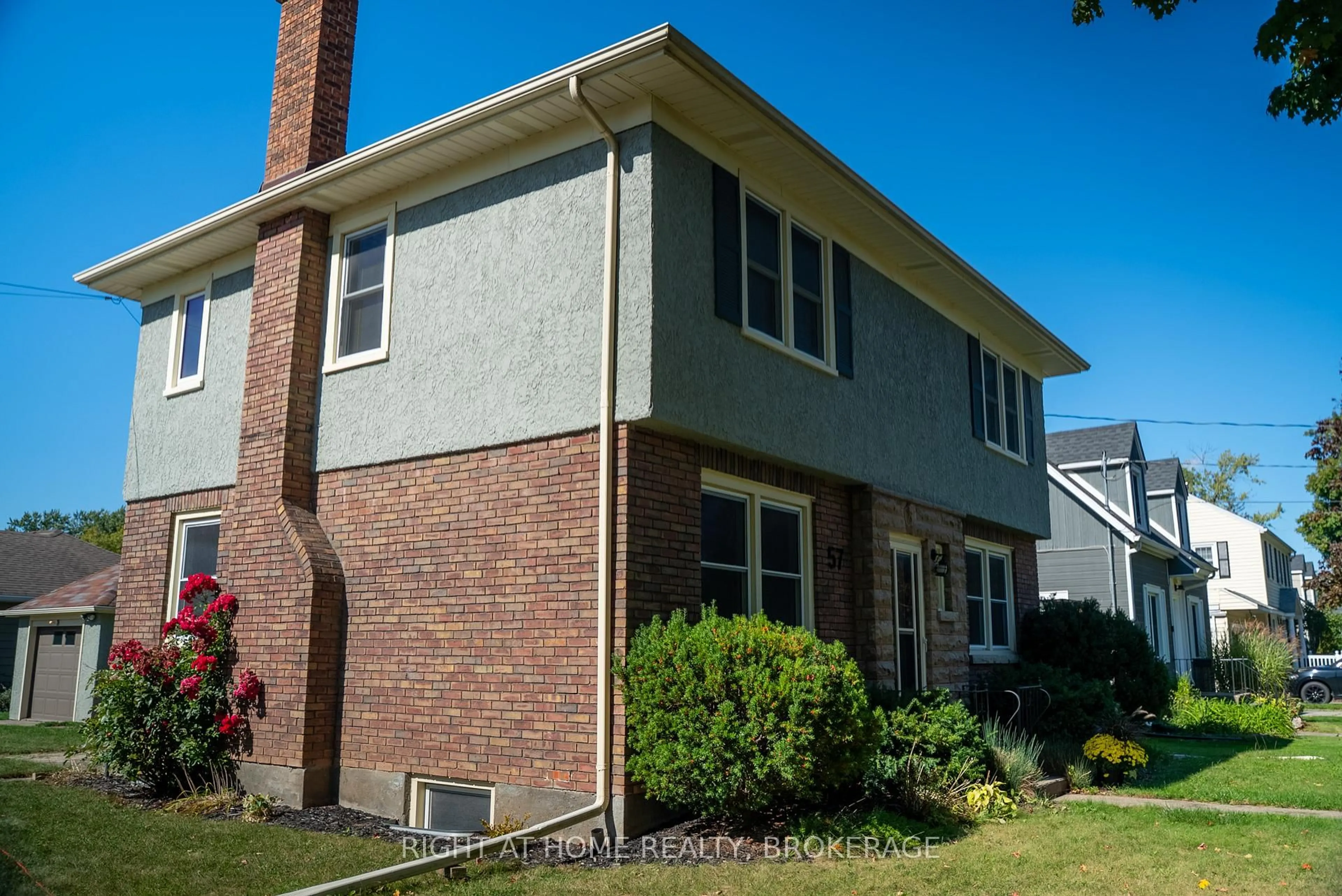 Home with brick exterior material, building for 57 Edgar St, Welland Ontario L3C 1S6