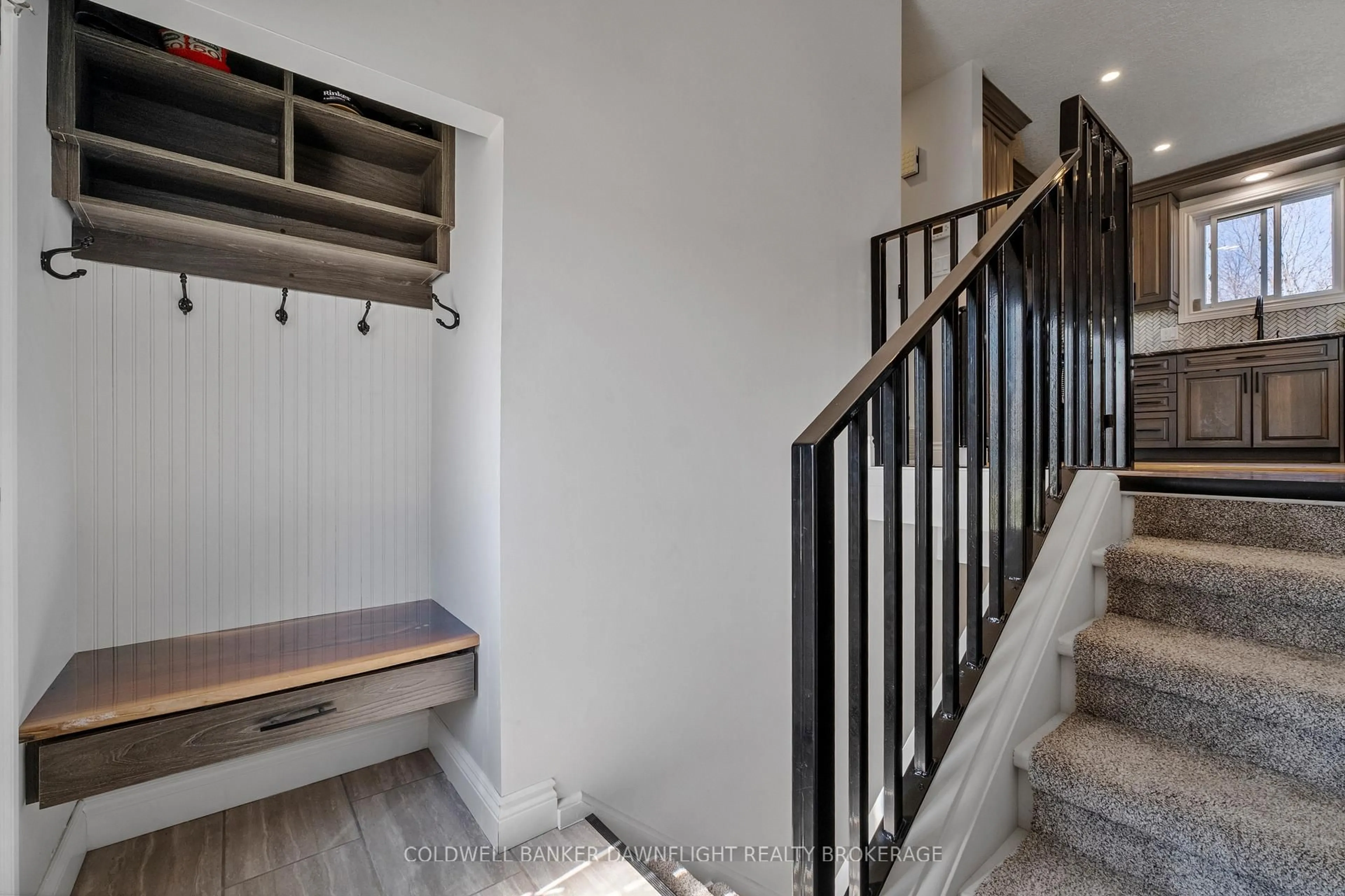 Unknown for 17 Hawthorn Cres, North Middlesex Ontario N0M 1A0