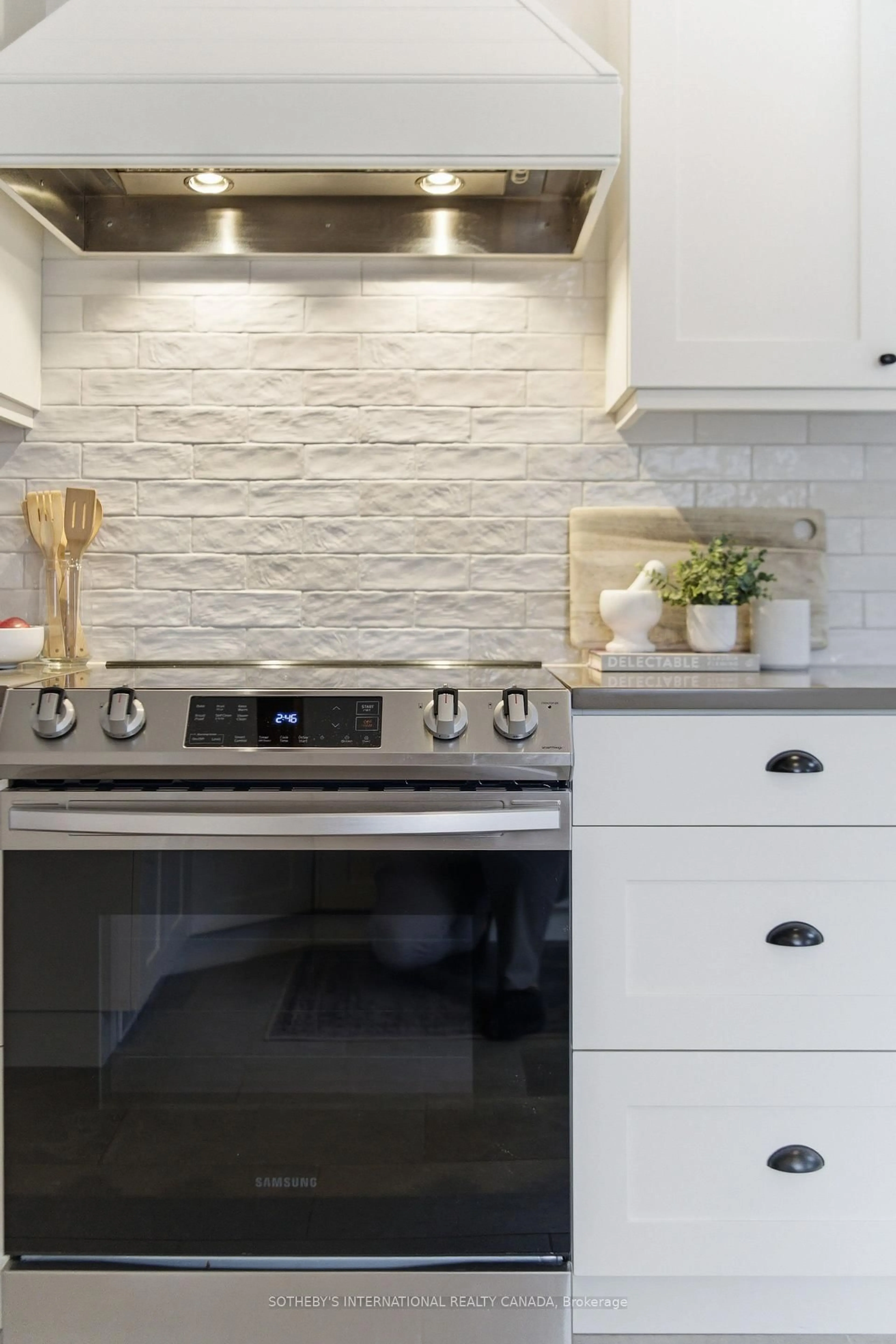 Contemporary kitchen, ceramic/tile floor for 35 Lake St, Prince Edward County Ontario K0K 2T0