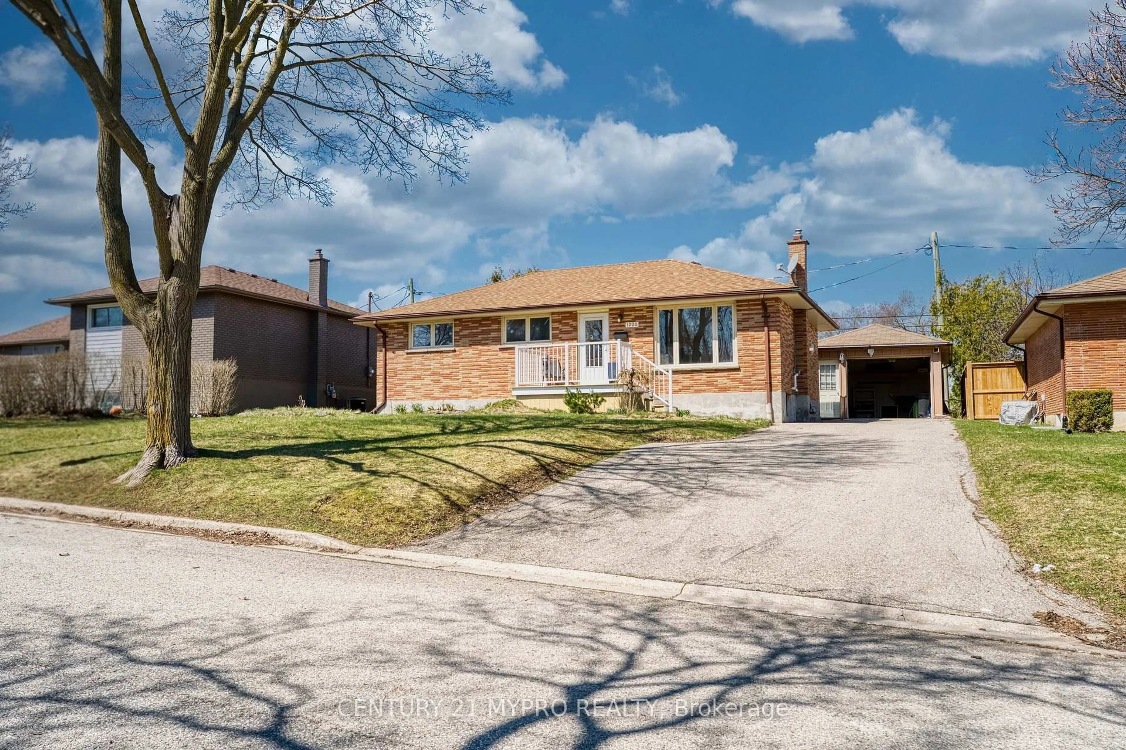 Home with brick exterior material, street for 1028 Eagle Dr, London South Ontario N5Z 3H5