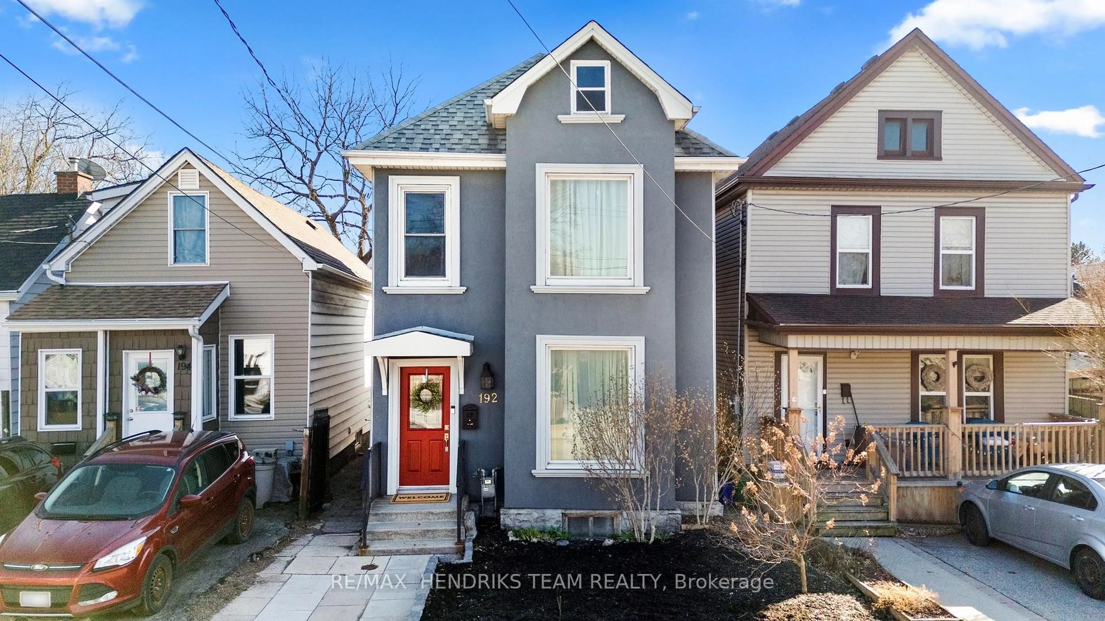 Home with brick exterior material, street for 192 Wood St, Hamilton Ontario L8L 3Z1