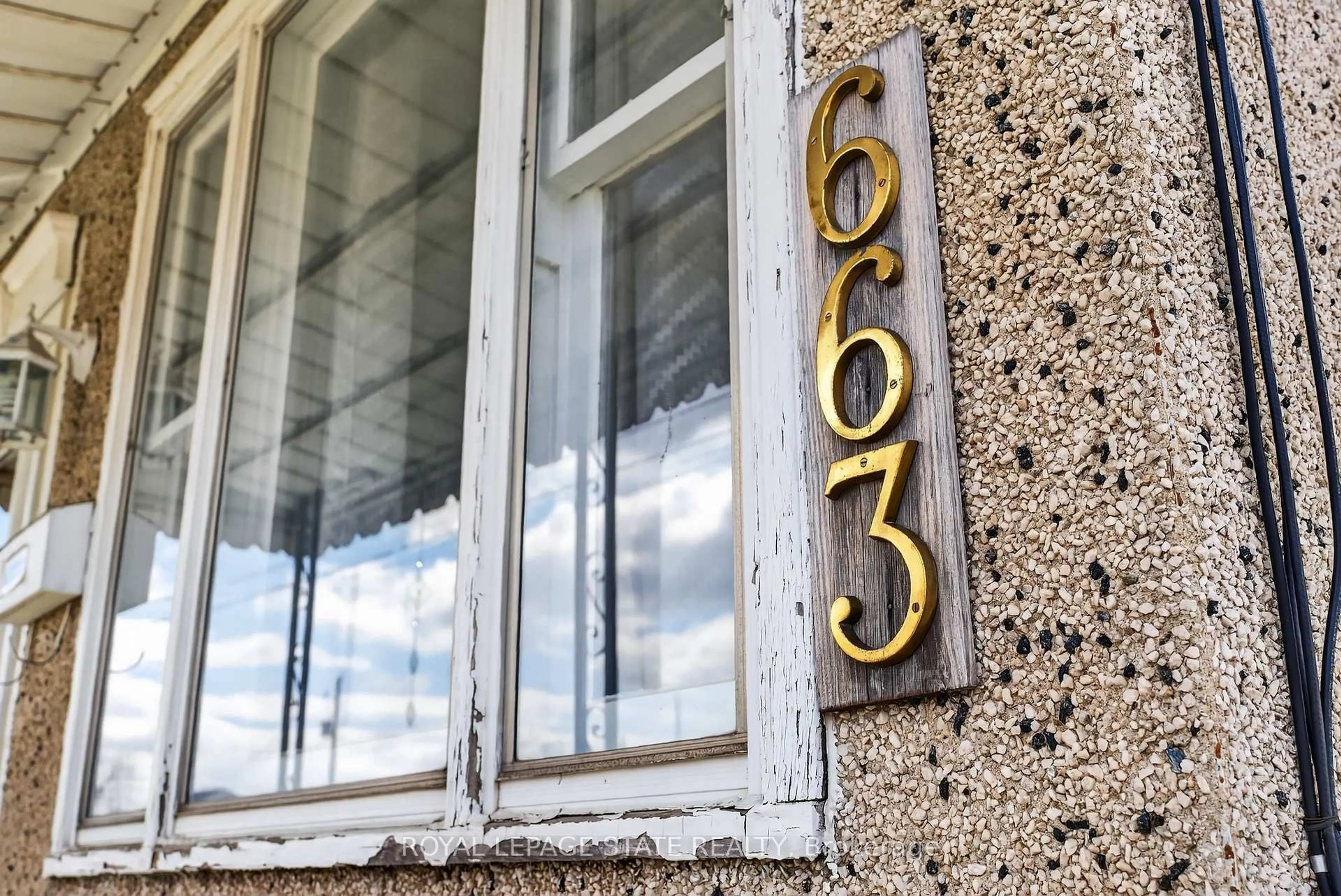 Unknown for 663 Tate Ave, Hamilton Ontario L8H 6L5