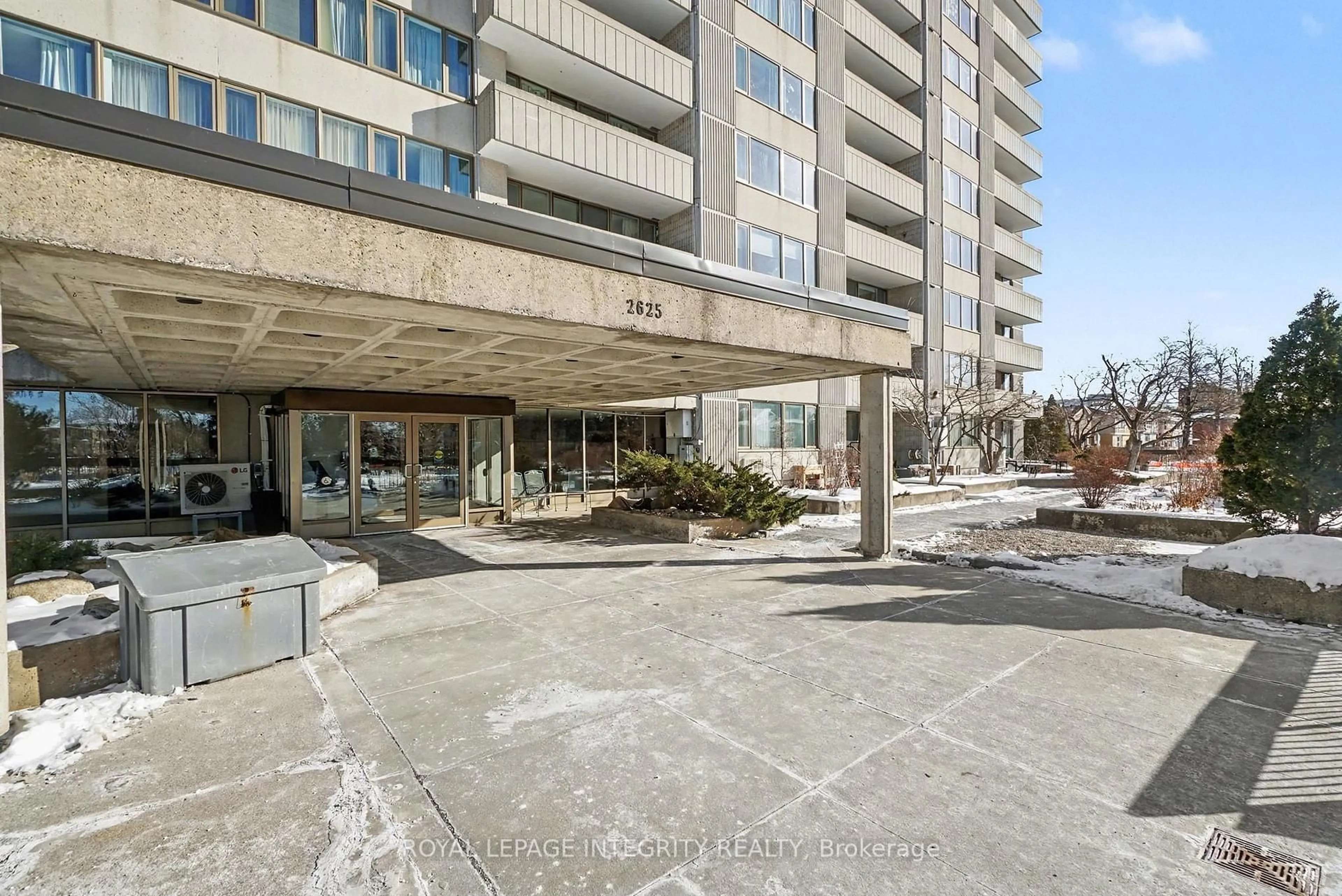 Unknown for 2625 Regina St #803, Ottawa Ontario K2B 5W8