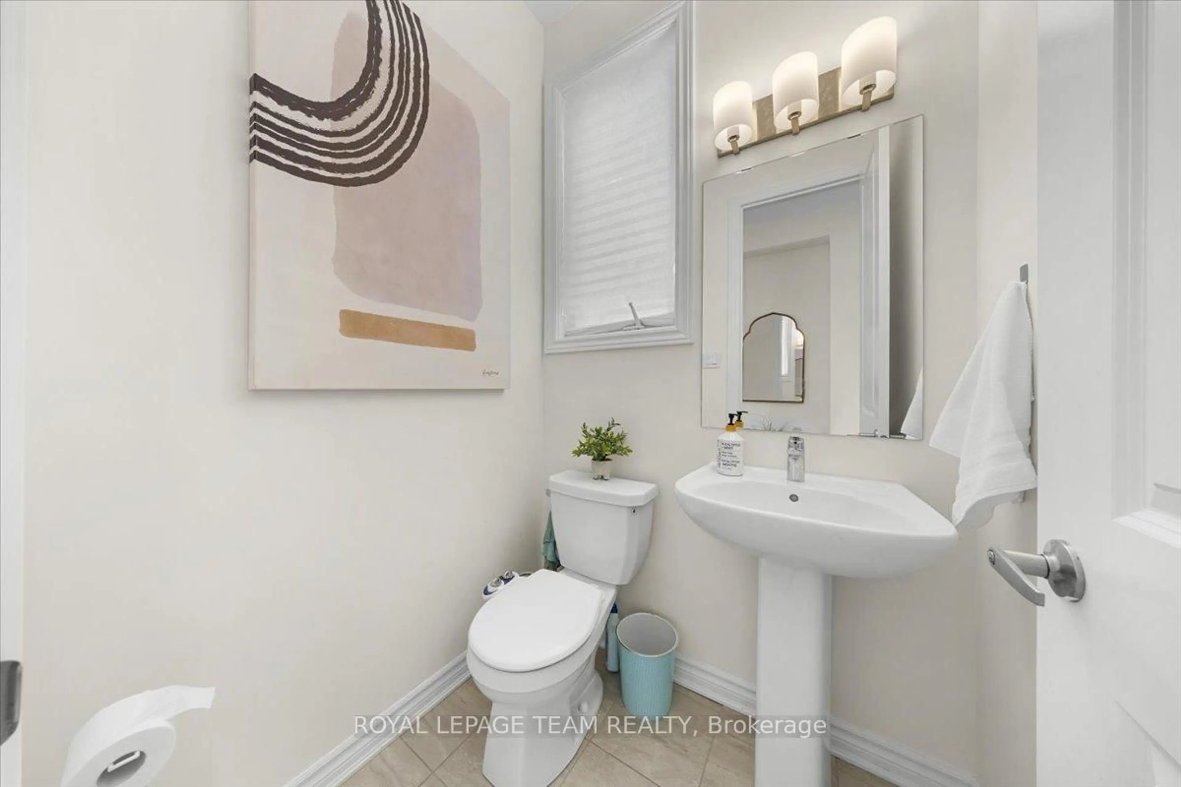 Standard bathroom, ceramic/tile floor for 290 Turnbuckle Cres, Ottawa Ontario K2J 7B7