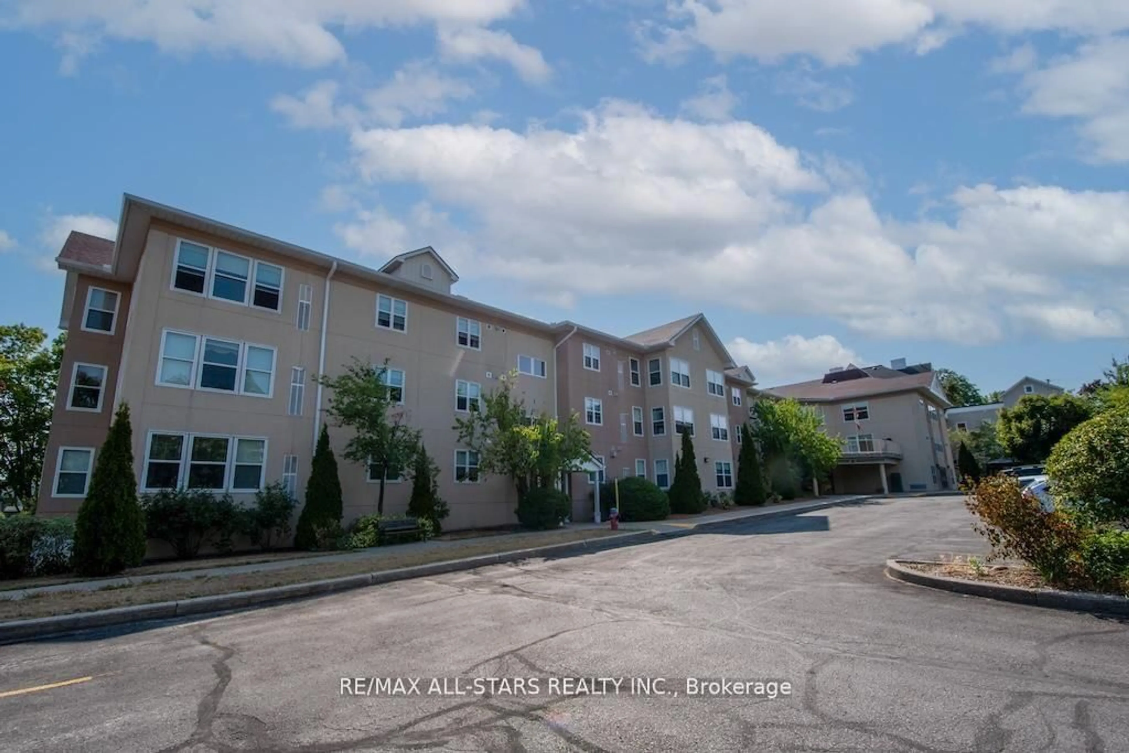 Patio, building for 8 Huron St #106, Kawartha Lakes Ontario K9V 6K3