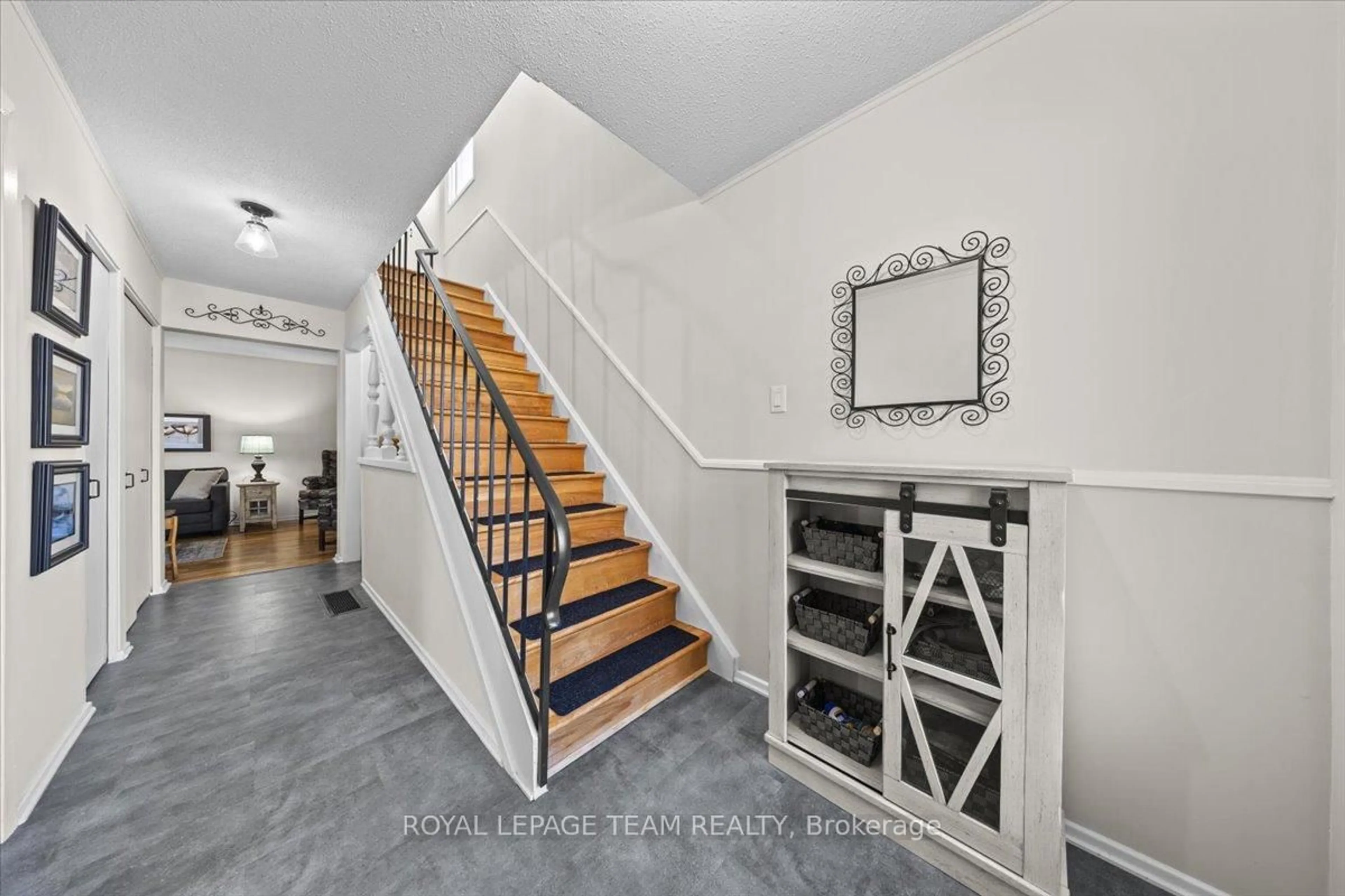 Unknown for 3310 Southgate Rd #221, Ottawa Ontario K1V 8X4