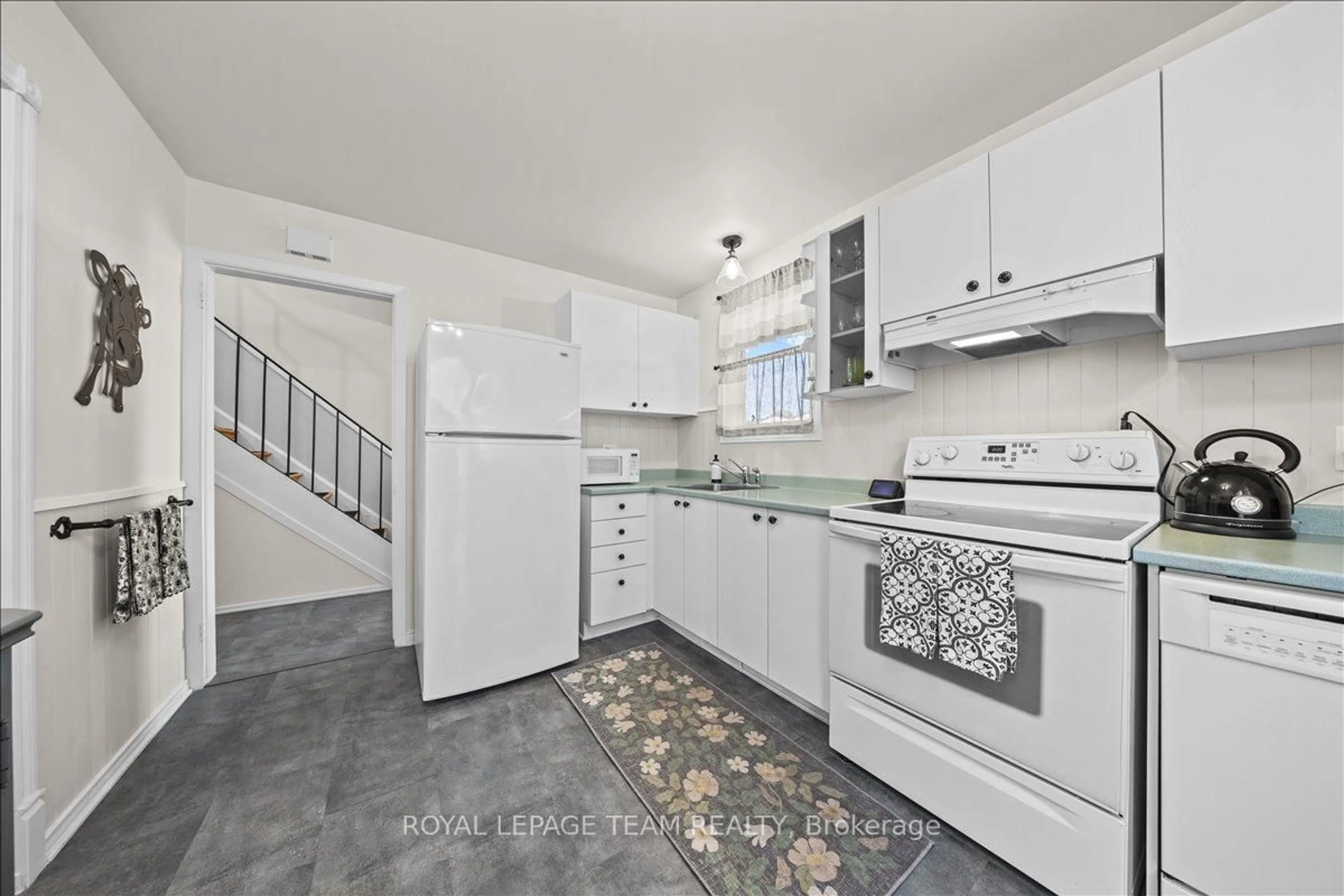 Standard kitchen, ceramic/tile floor for 3310 Southgate Rd #221, Ottawa Ontario K1V 8X4