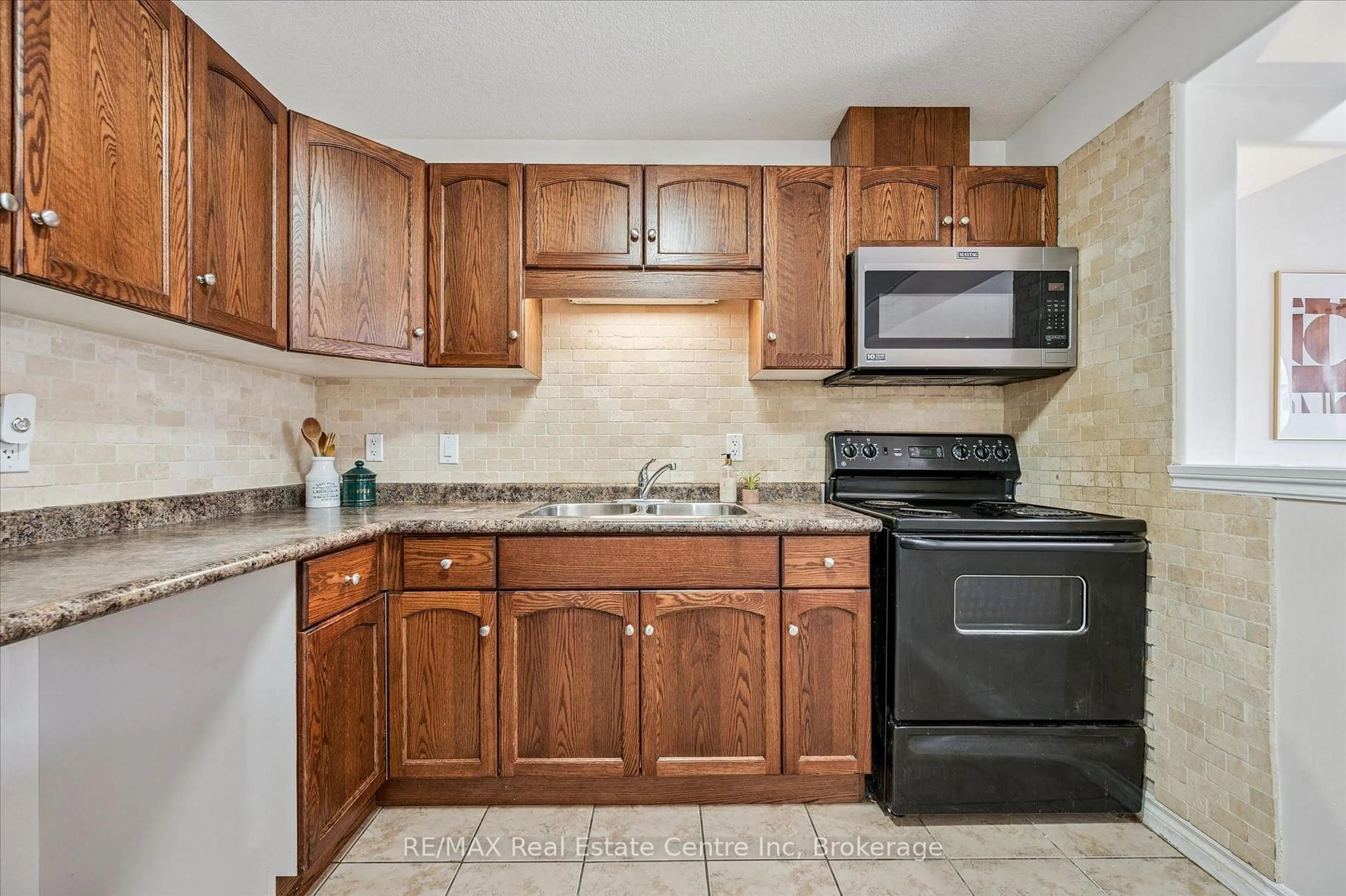 Standard kitchen, ceramic/tile floor for 93 WASHBURN Dr, Guelph Ontario N1E 0B3