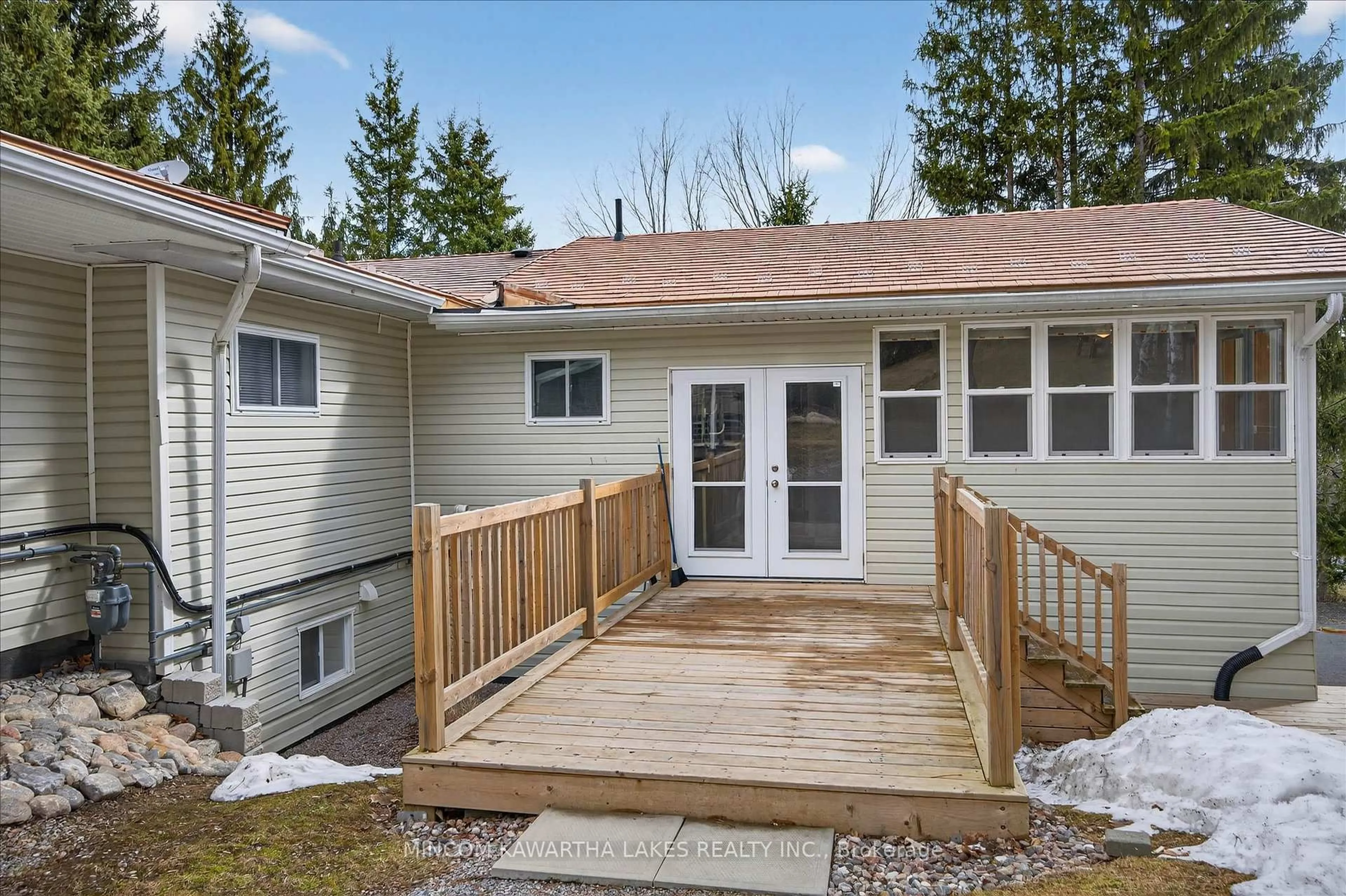 Patio, unknown for 572 Fallis Line, Cavan Monaghan Ontario L0A 1G0