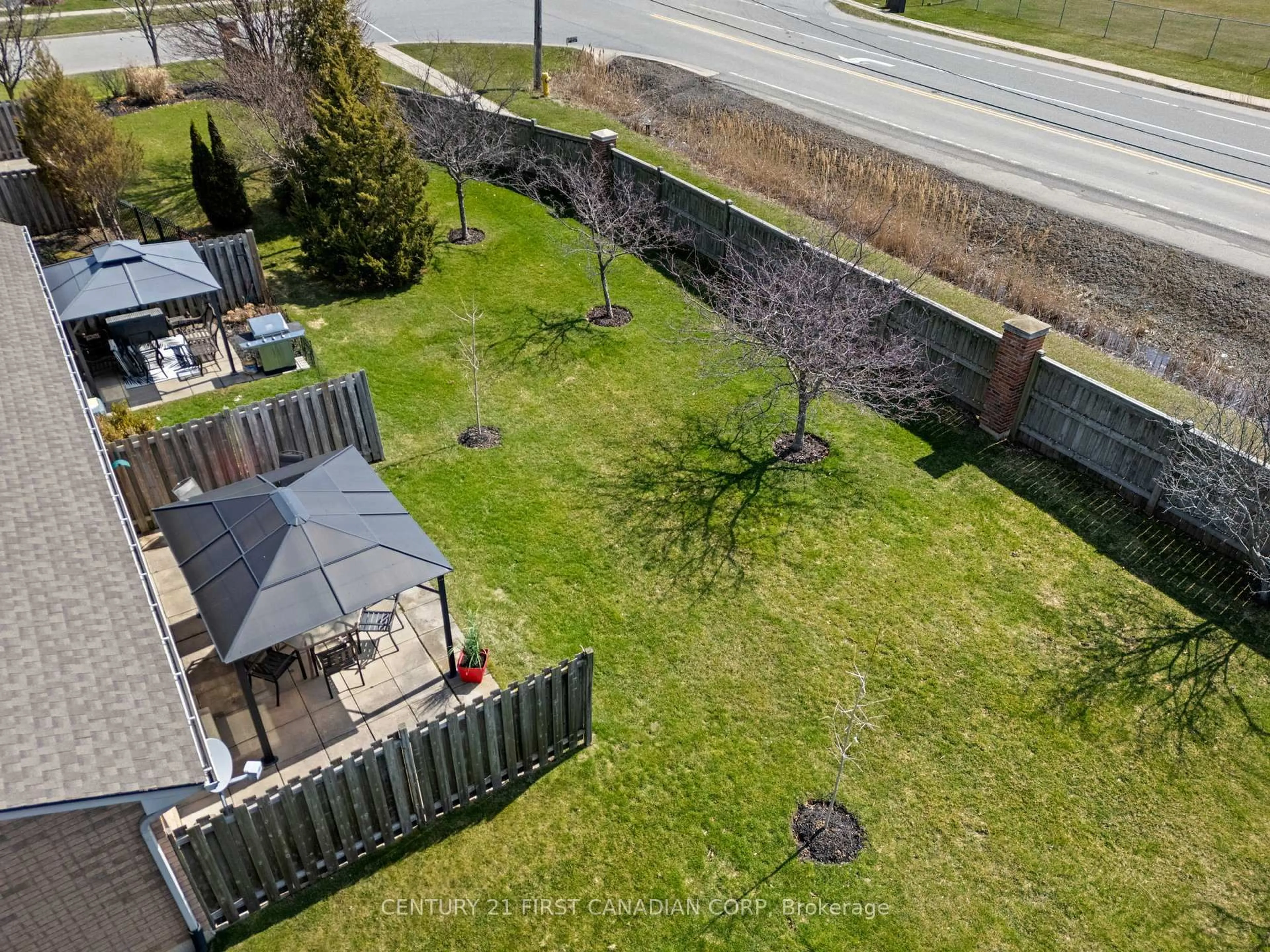 A pic from outside/outdoor area/front of a property/back of a property/a pic from drone, street for 19 Somerset Dr #21, Norfolk Ontario N0A 1N7