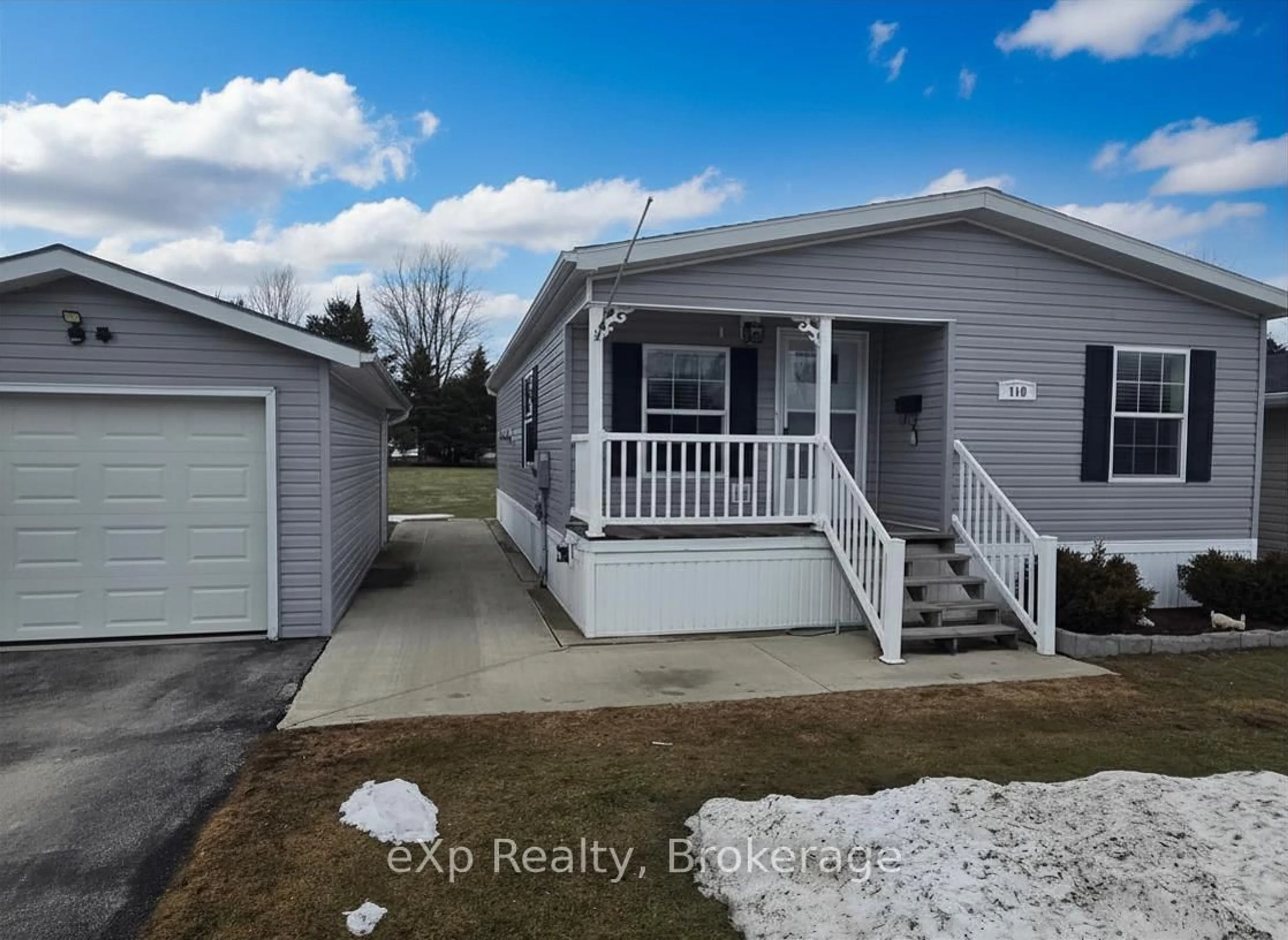 Home with vinyl exterior material, water/lake/river/ocean view for 110 Rosewood Dr, Georgian Bluffs Ontario N4K 5N5