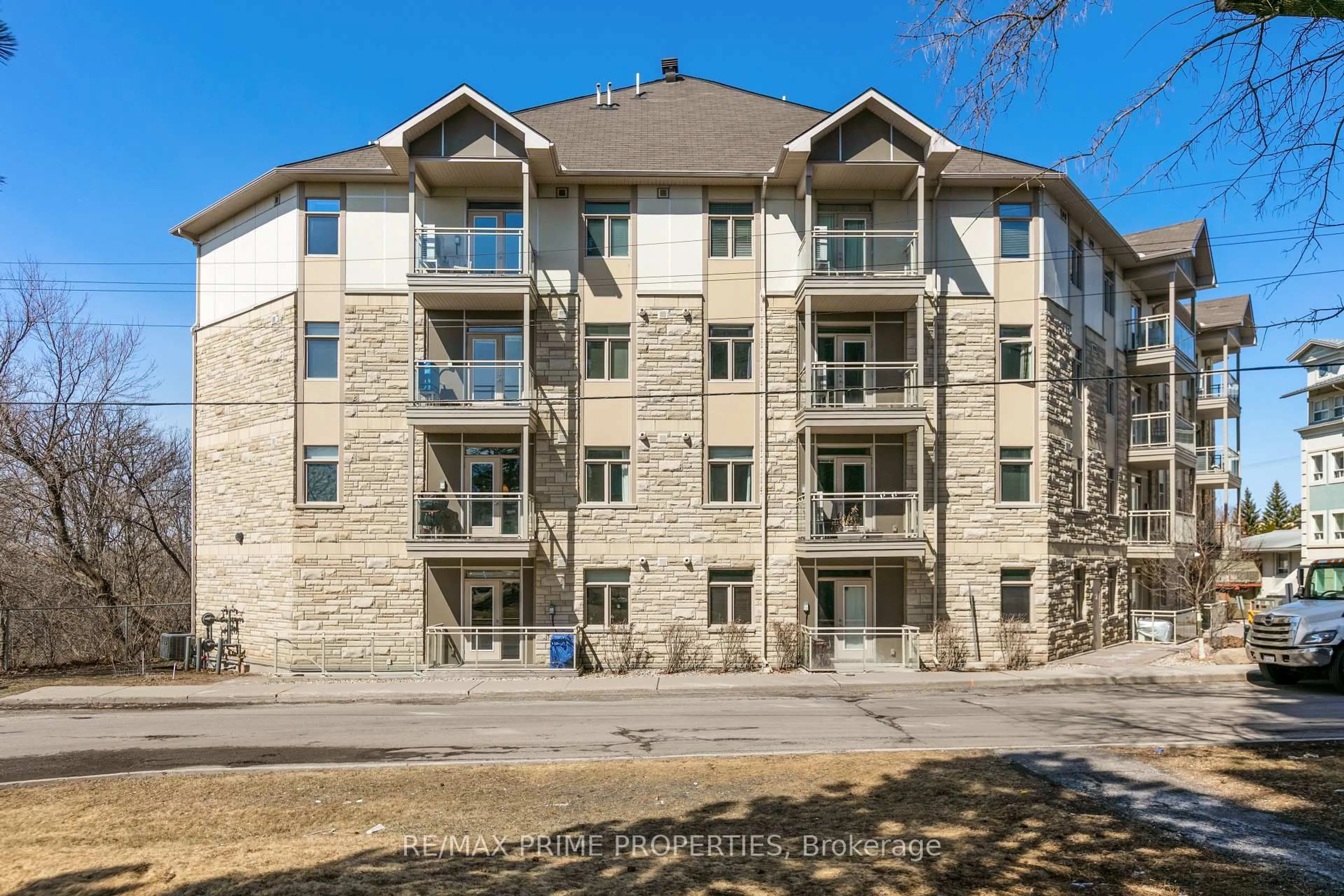 Unknown for 1201 OHIO St #202, Ottawa Ontario K1H 0A1