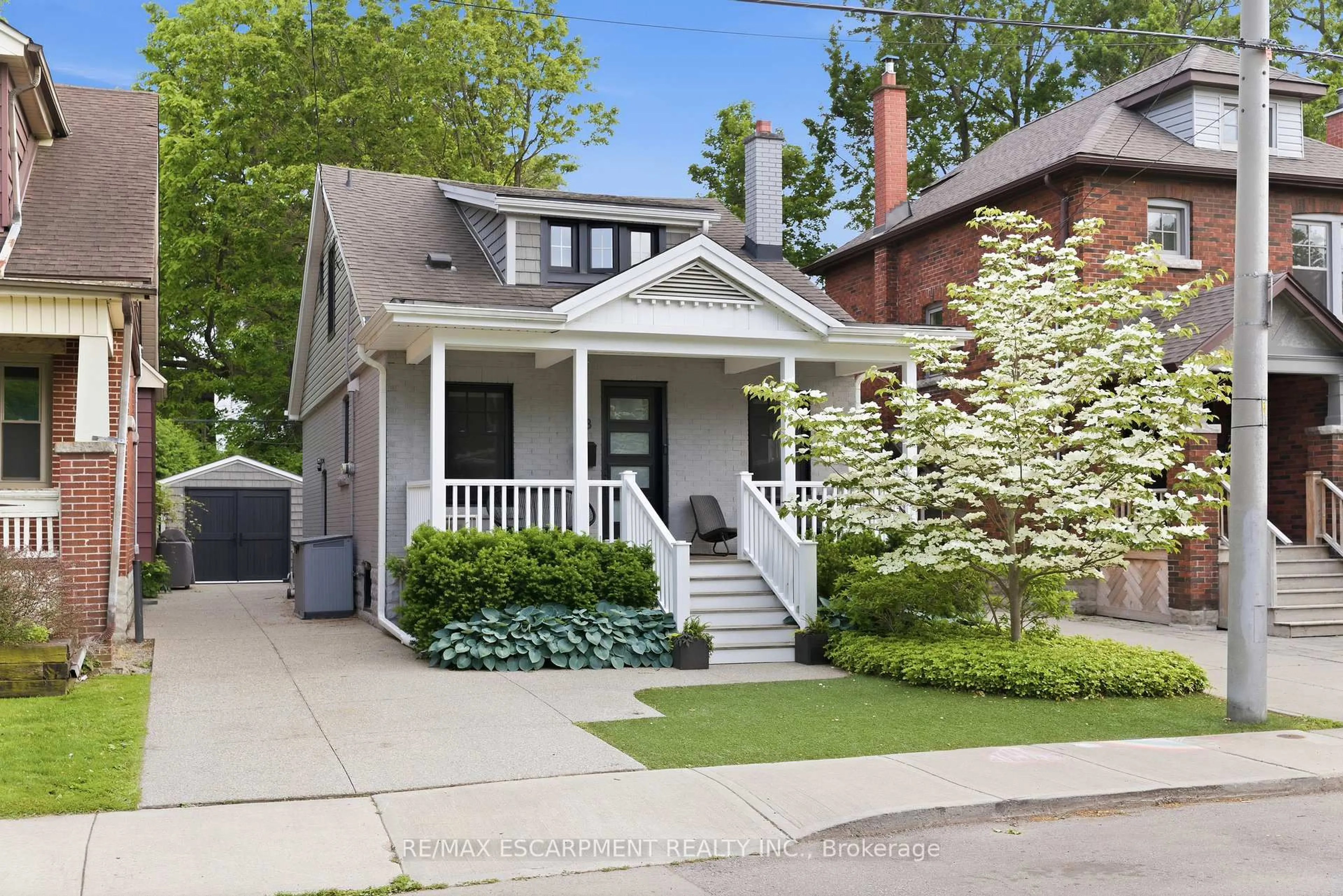 Home with brick exterior material, street for 73 ARKELL St, Hamilton Ontario L8S 1N6