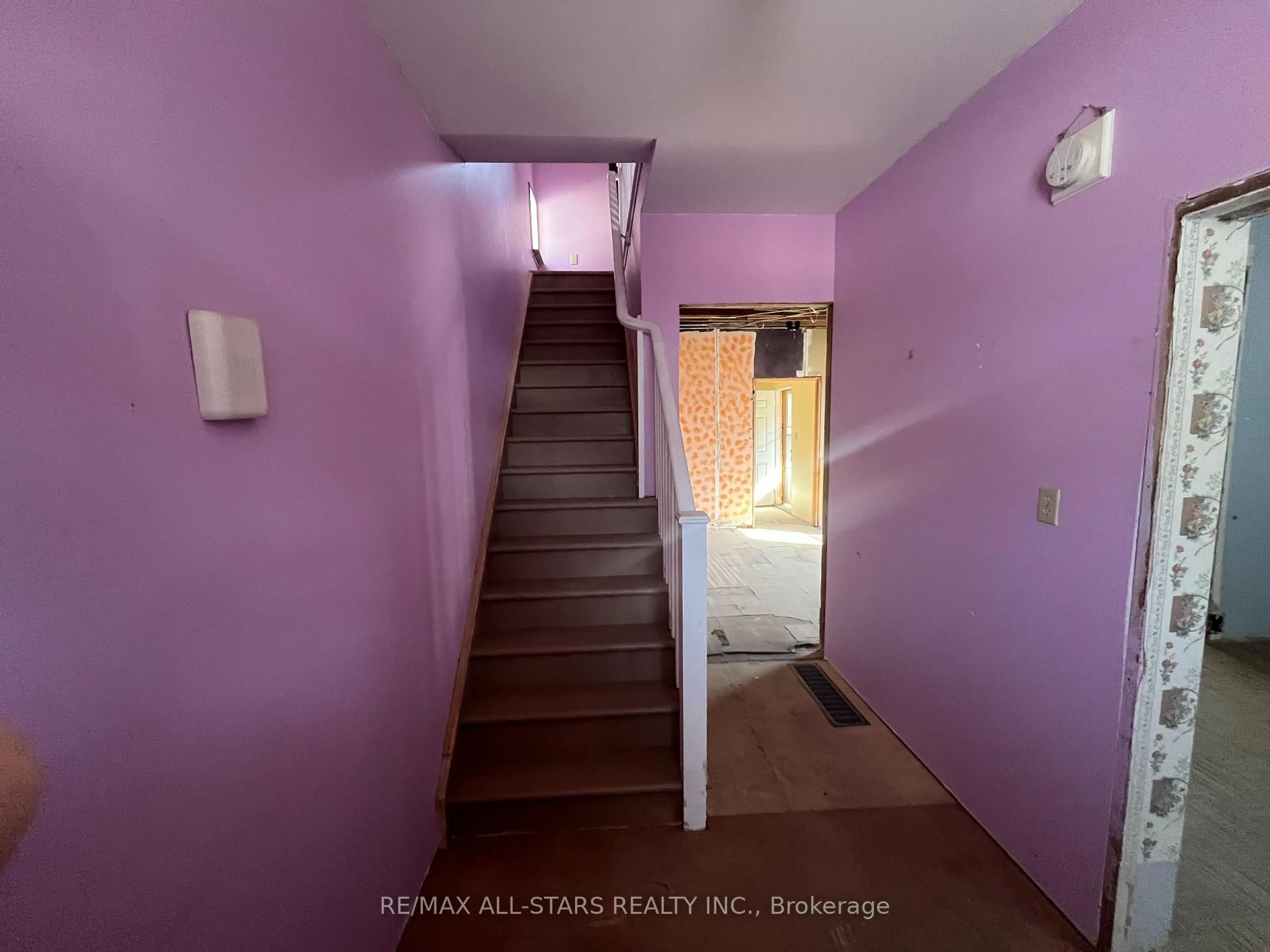 Unknown for 138 Antrim St, Peterborough Ontario K9H 3G3