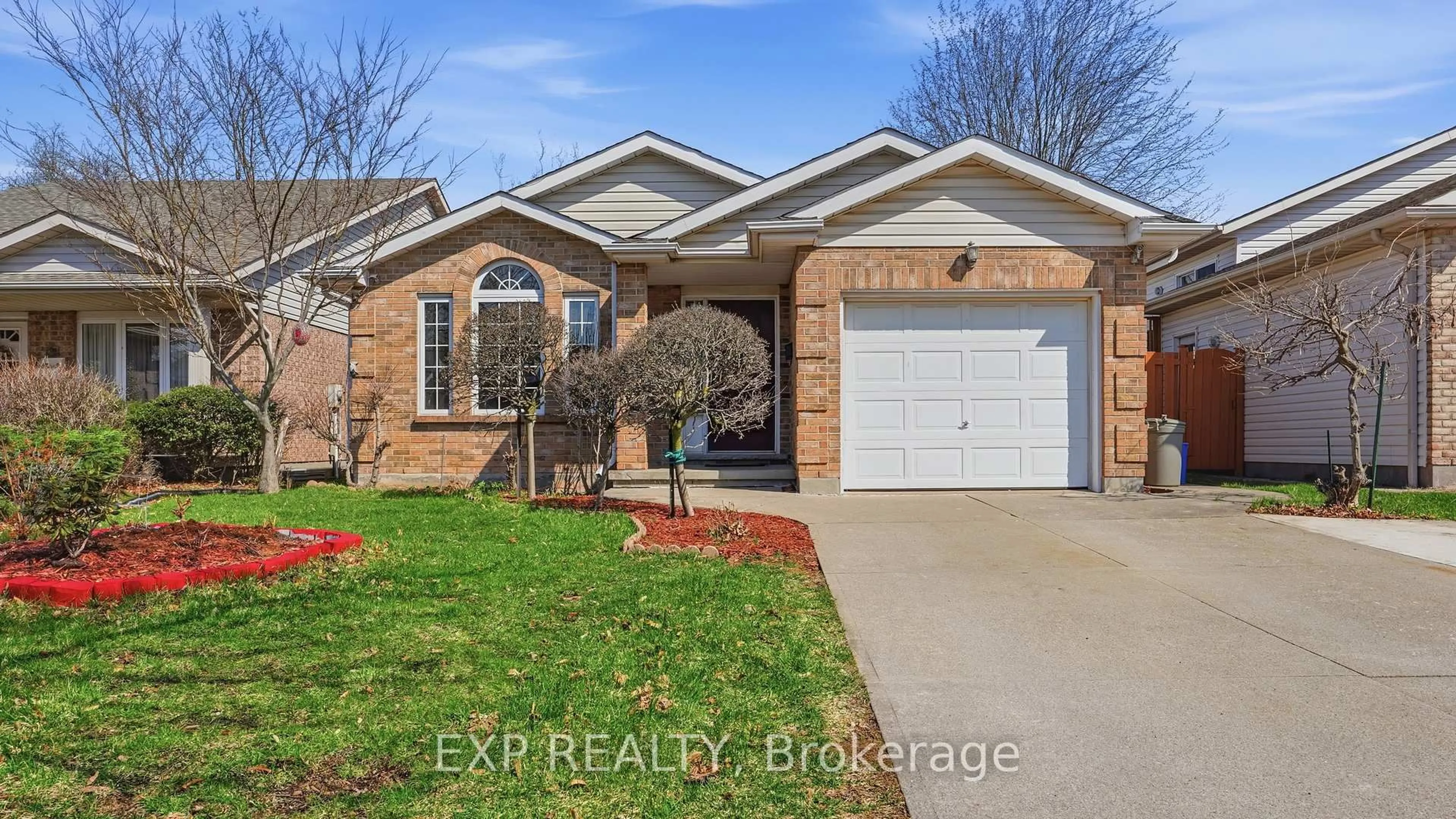 Home with brick exterior material, street for 8195 Woodsview Cres, Niagara Falls Ontario L2H 3G1