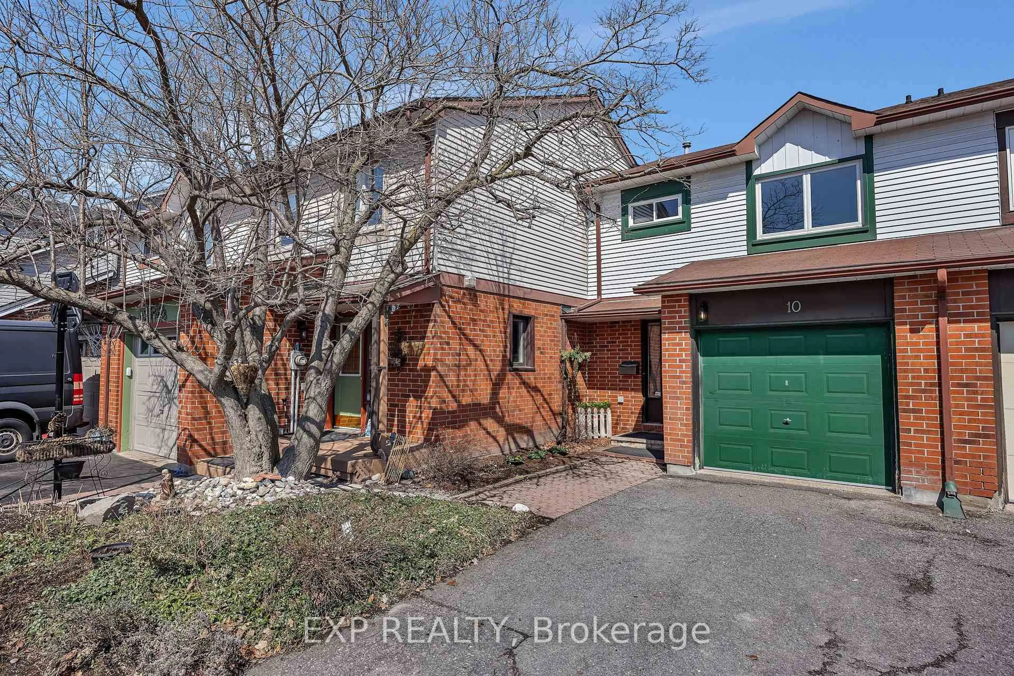 A pic from outside/outdoor area/front of a property/back of a property/a pic from drone, street for 10 Greenboro Cres, Ottawa Ontario K1T 1W5
