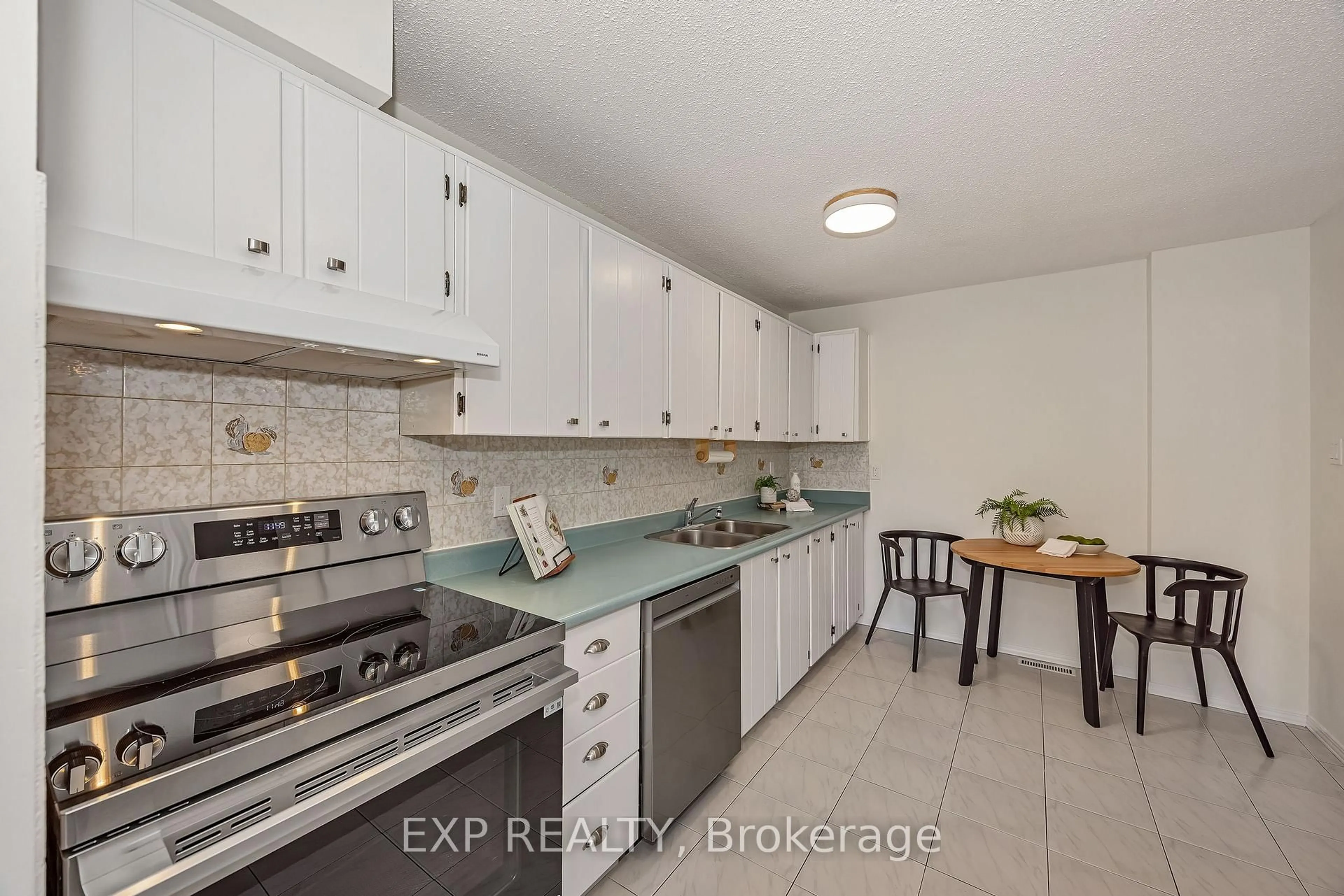 Standard kitchen, ceramic/tile floor for 10 Greenboro Cres, Ottawa Ontario K1T 1W5