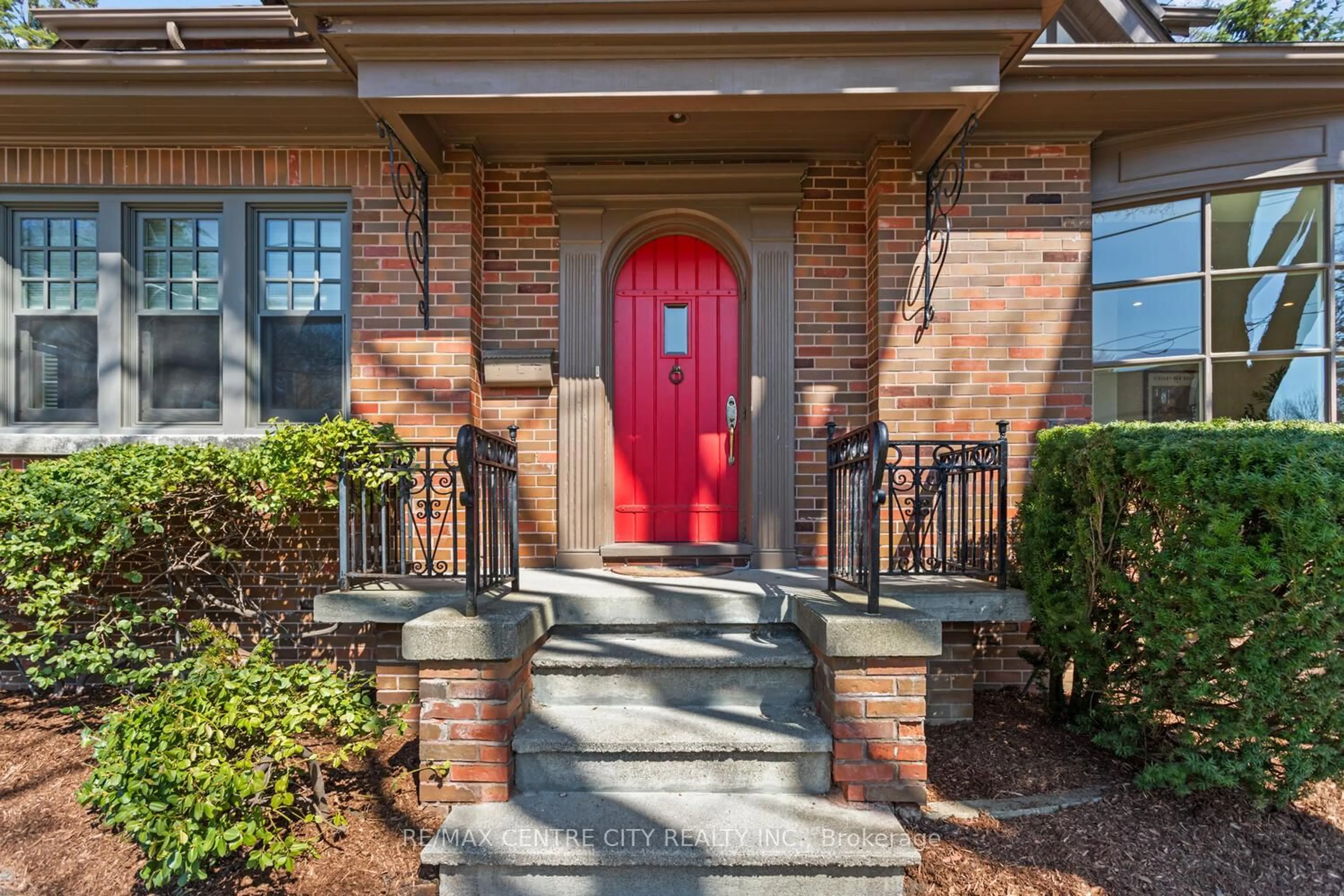 Home with brick exterior material, street for 396 Victoria St, London East Ontario N5Y 4A9