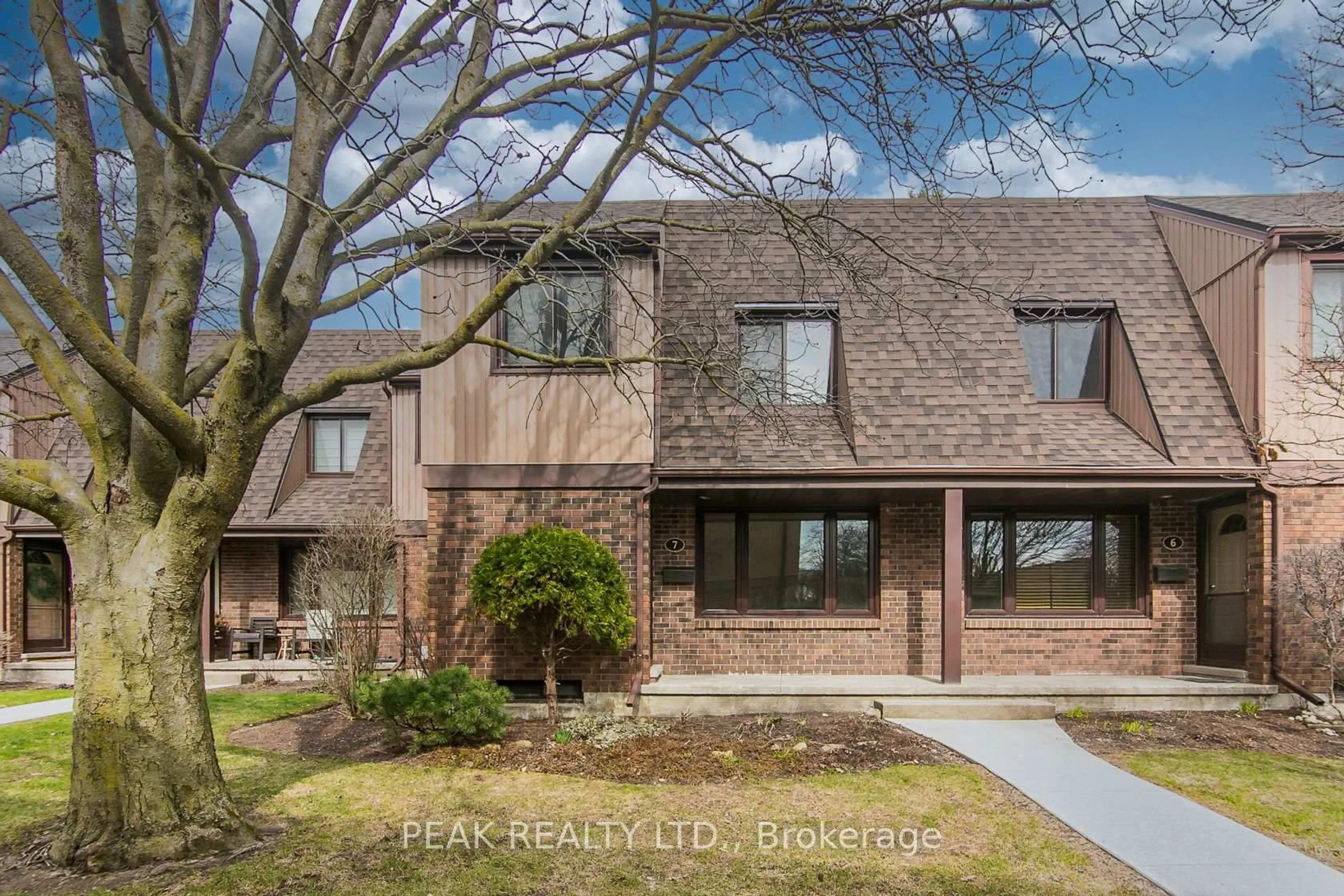 Home with brick exterior material, street for 279 Sandowne Dr #7, Waterloo Ontario N2K 2C1