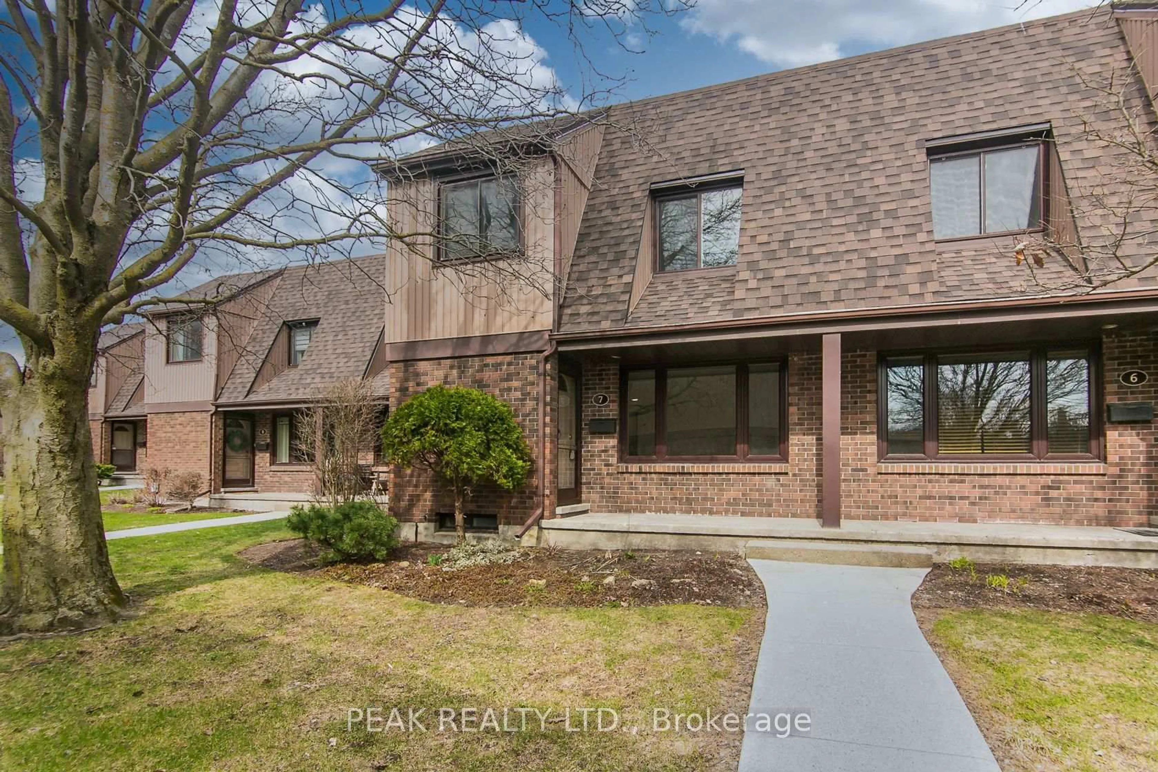 Home with brick exterior material, street for 279 Sandowne Dr #7, Waterloo Ontario N2K 2C1