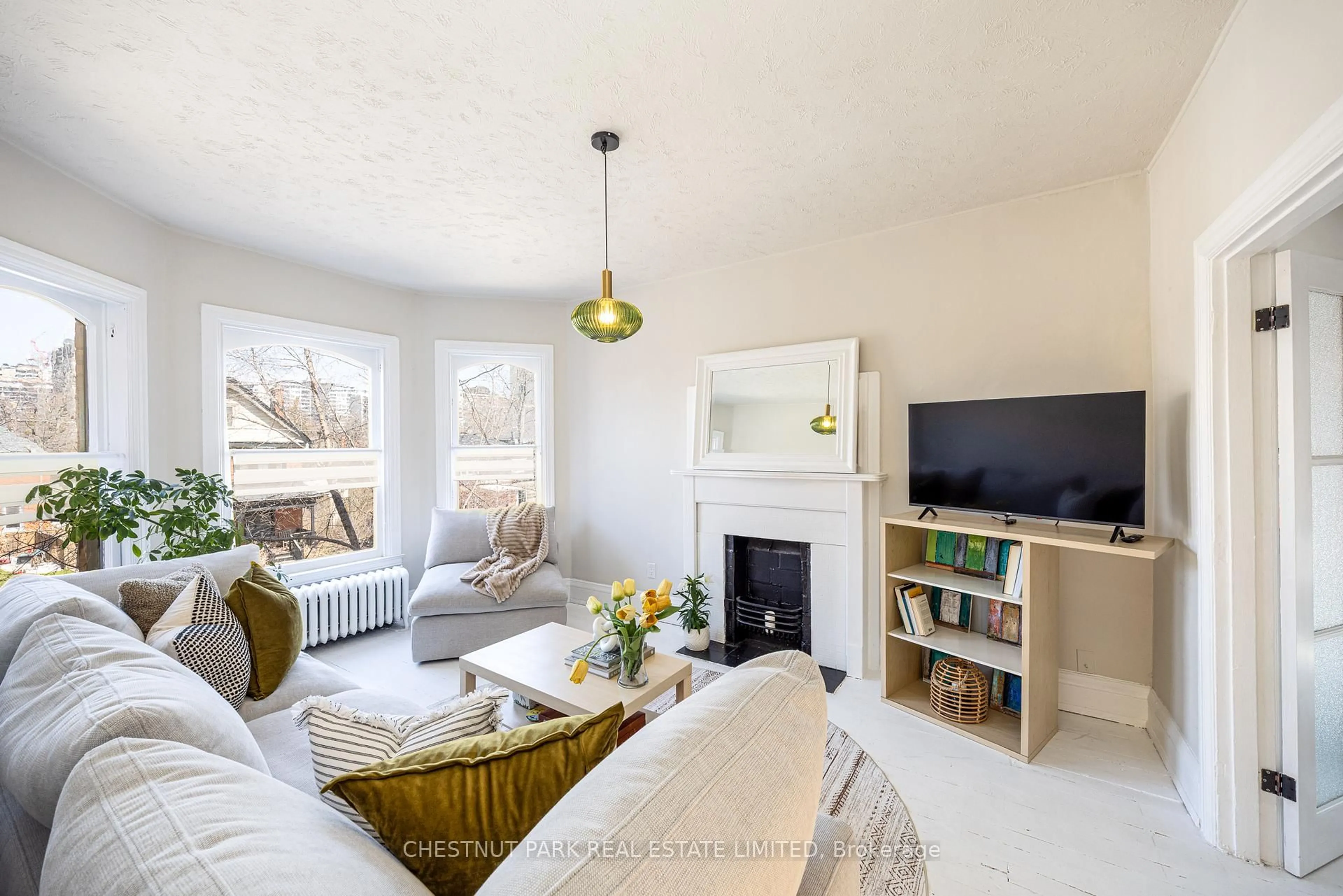 Living room with furniture, unknown for 177 Charlton Ave, Hamilton Ontario L8P 2C8