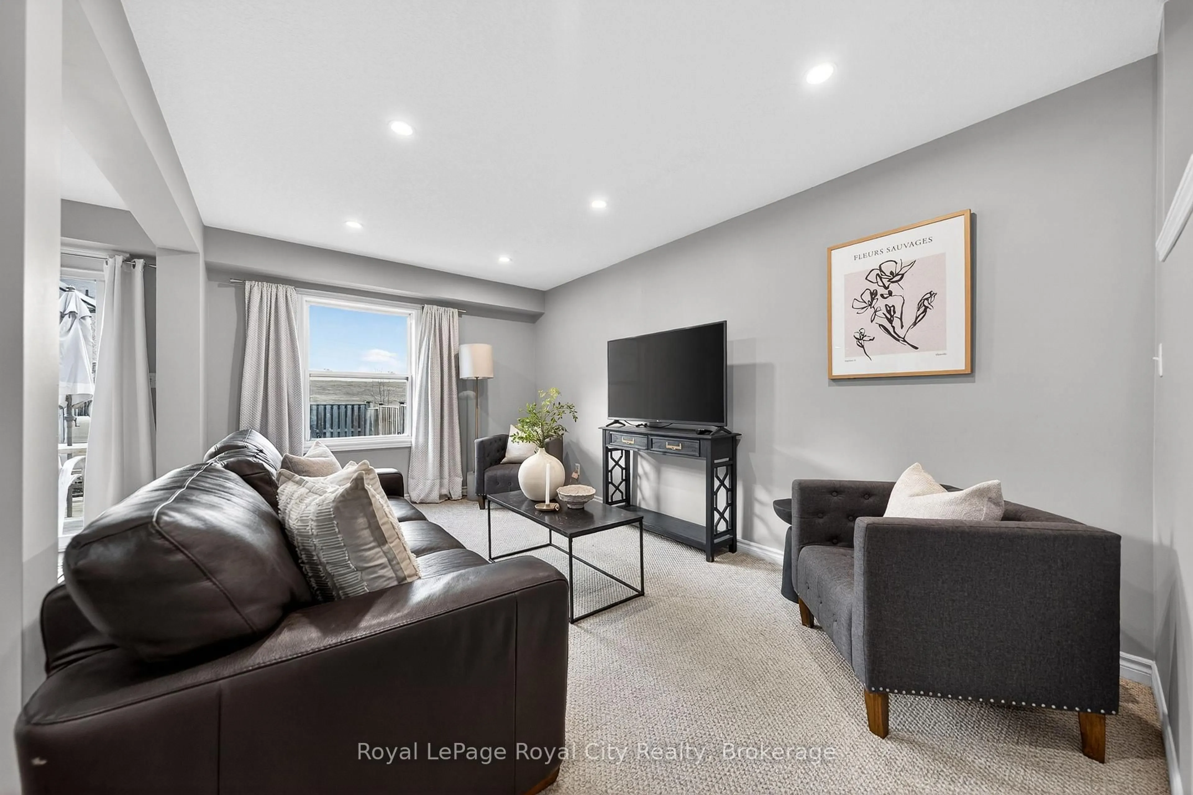 Living room with furniture, unknown for 102 Edwards St, Guelph Ontario N1E 0H8