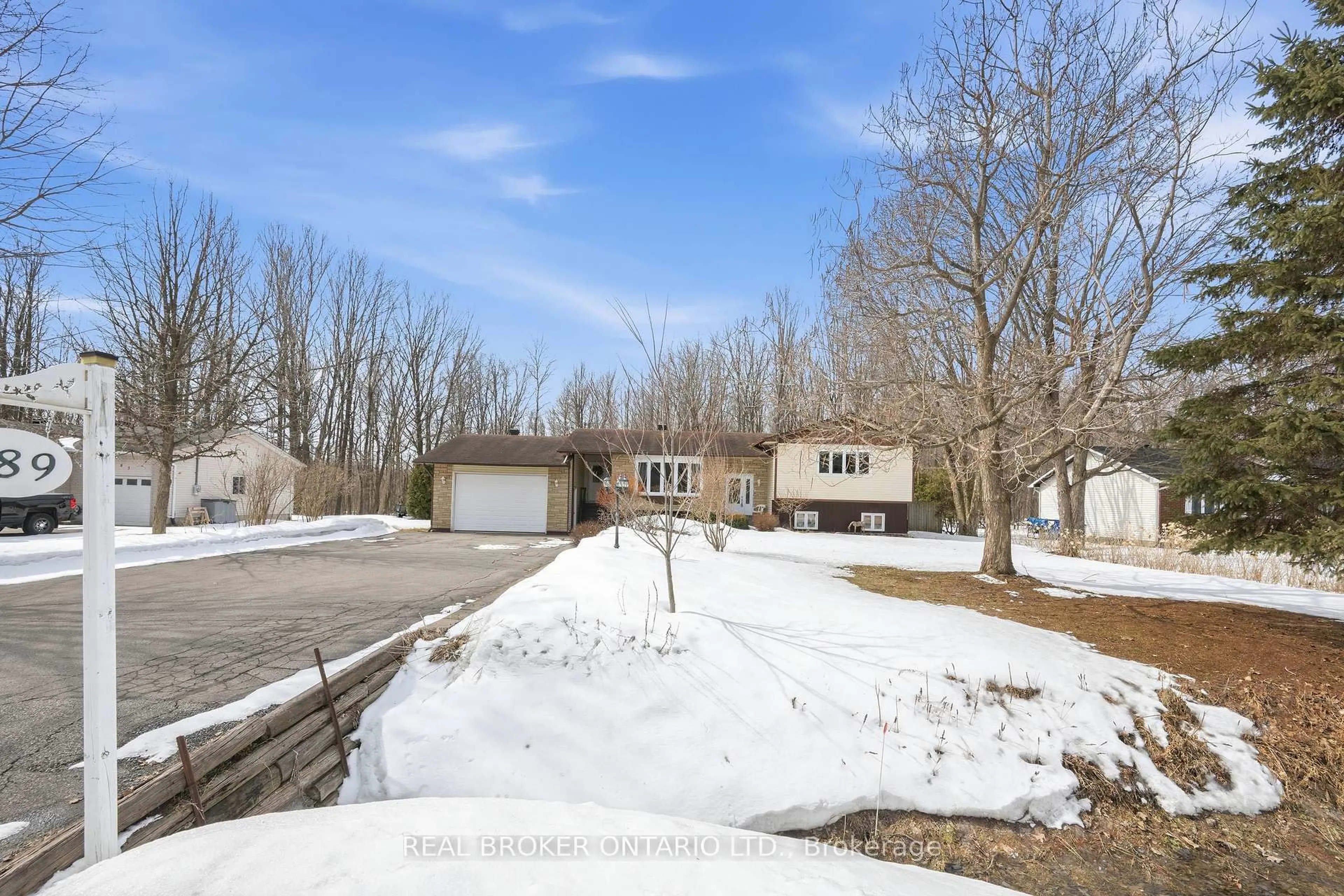 A pic from outside/outdoor area/front of a property/back of a property/a pic from drone, street for 189 Maple Grove St, The Nation Ontario K0A 1W0