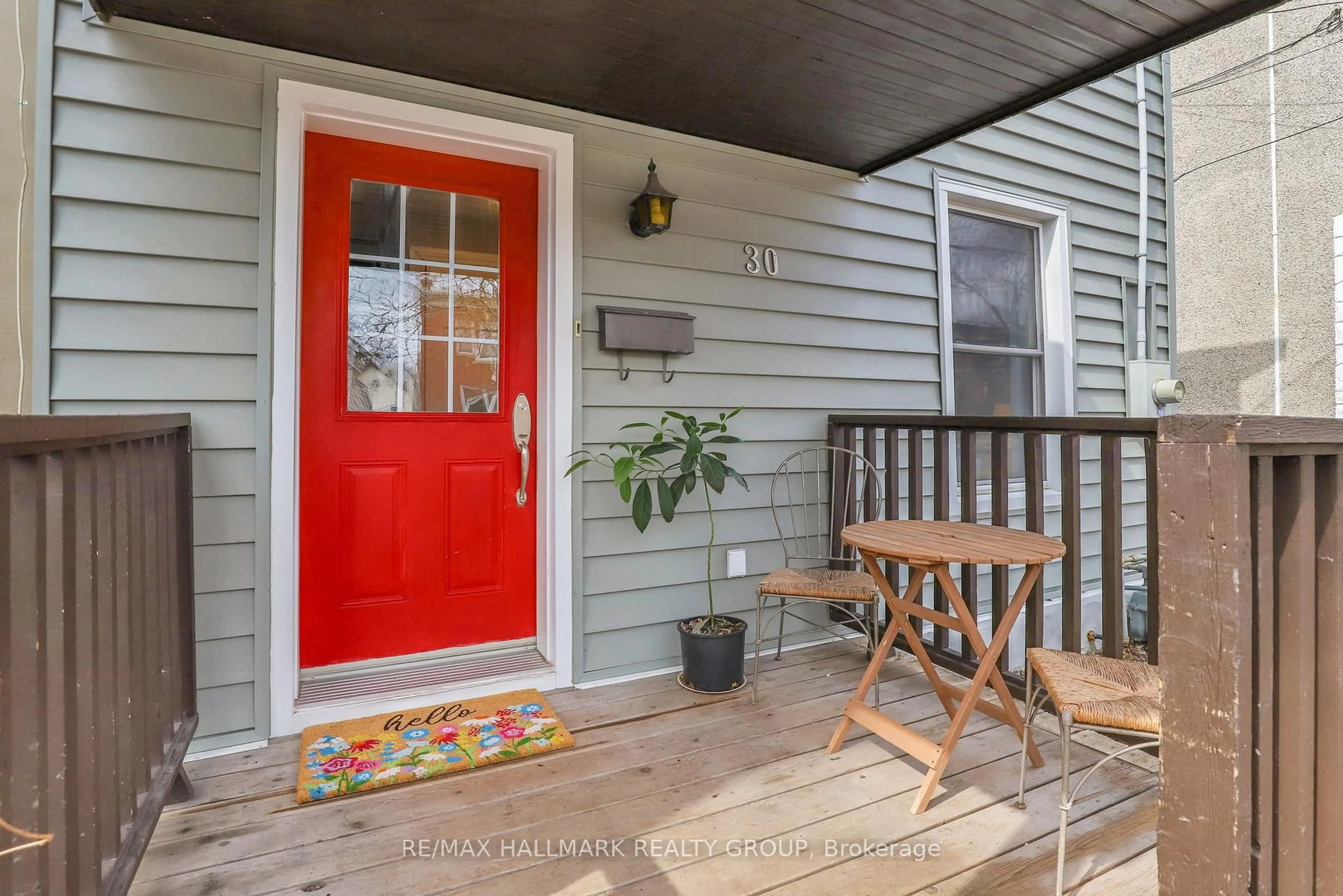 Indoor entryway for 30 Adelaide St, Ottawa Ontario K1S 3S1