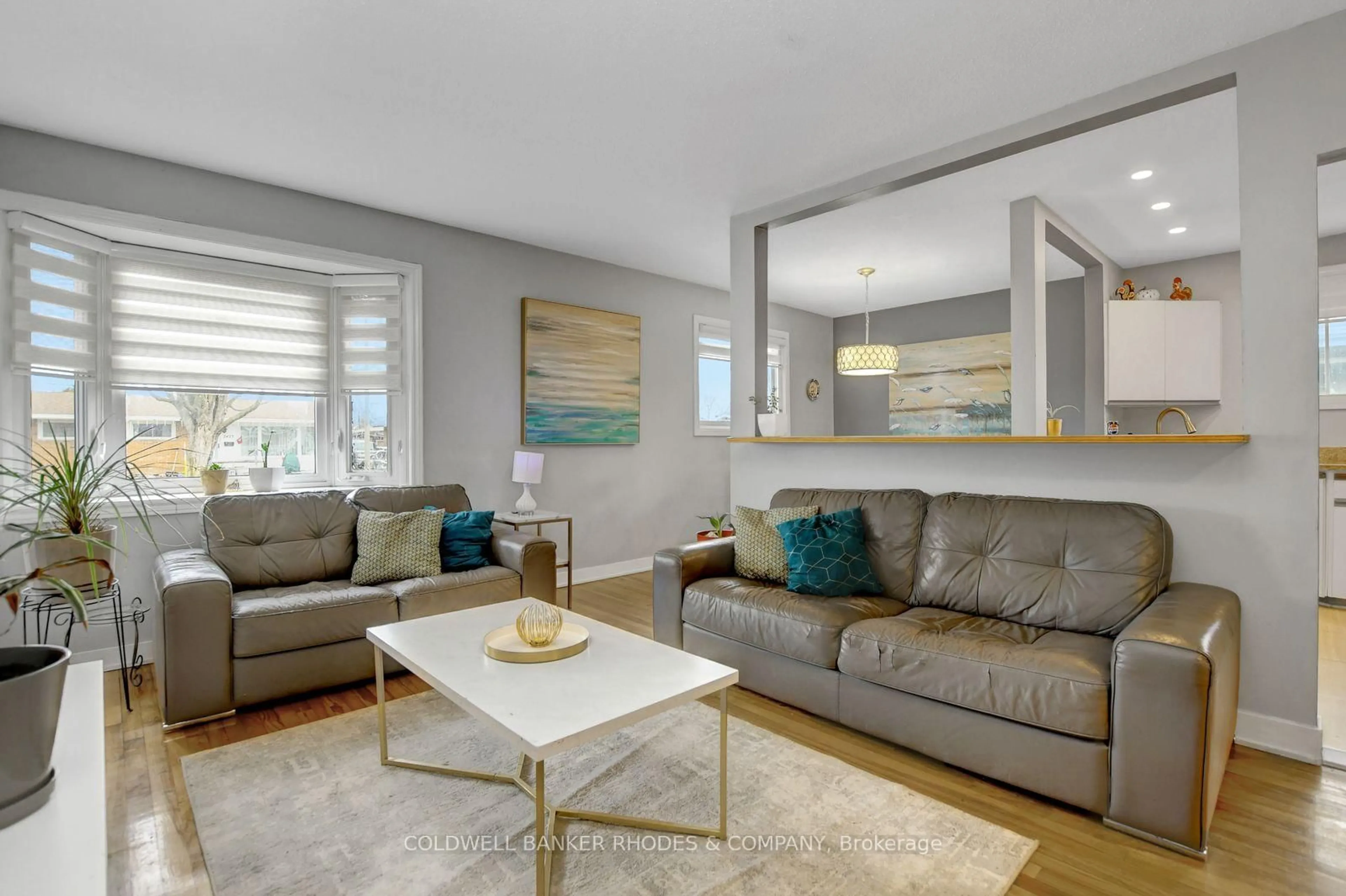 Living room with furniture, unknown for 2424 Heaton Ave, Ottawa Ontario K1G 1J2