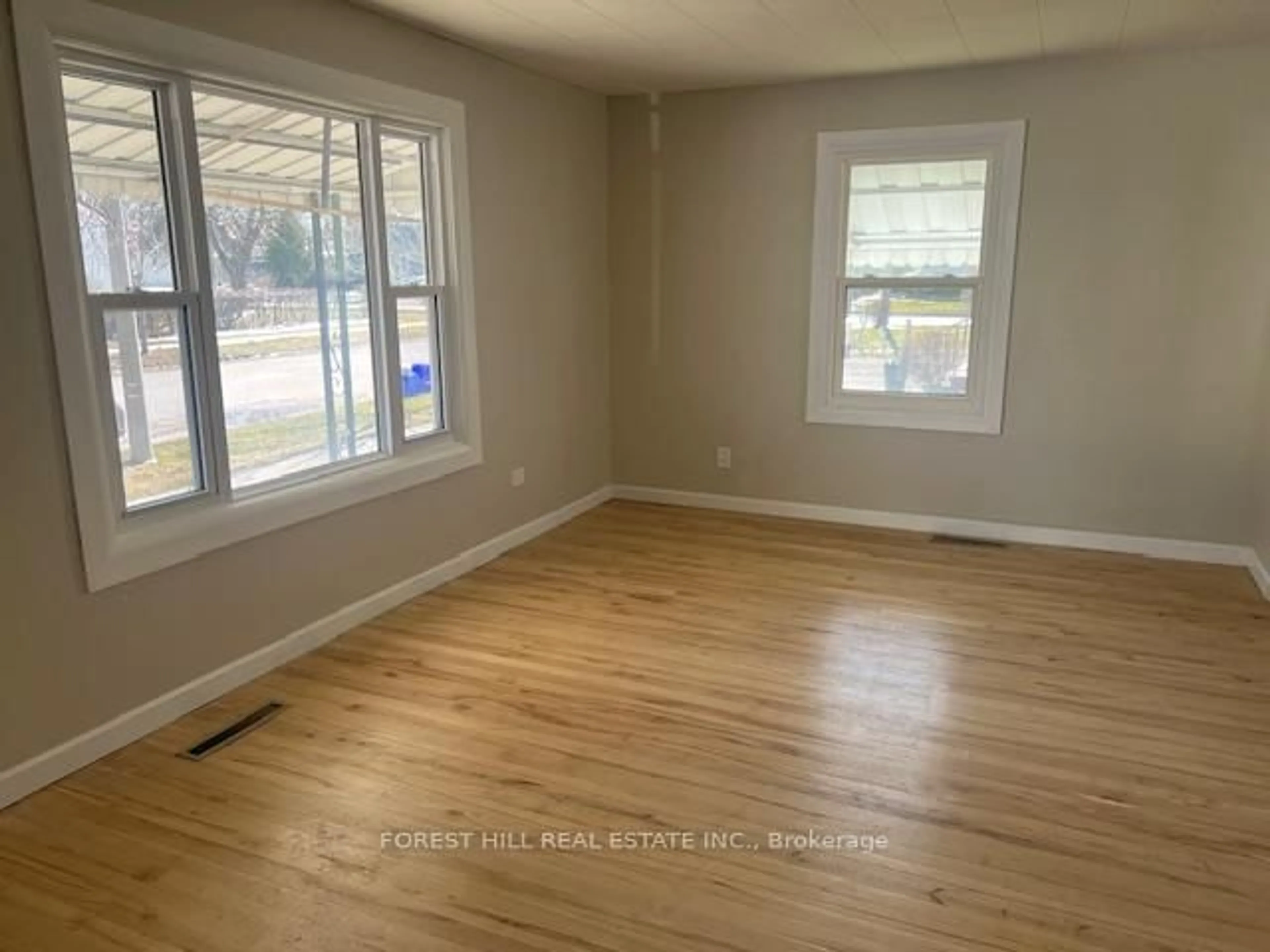 A pic of a room for 780 New Romaine St, Peterborough Ontario K9J 2E9