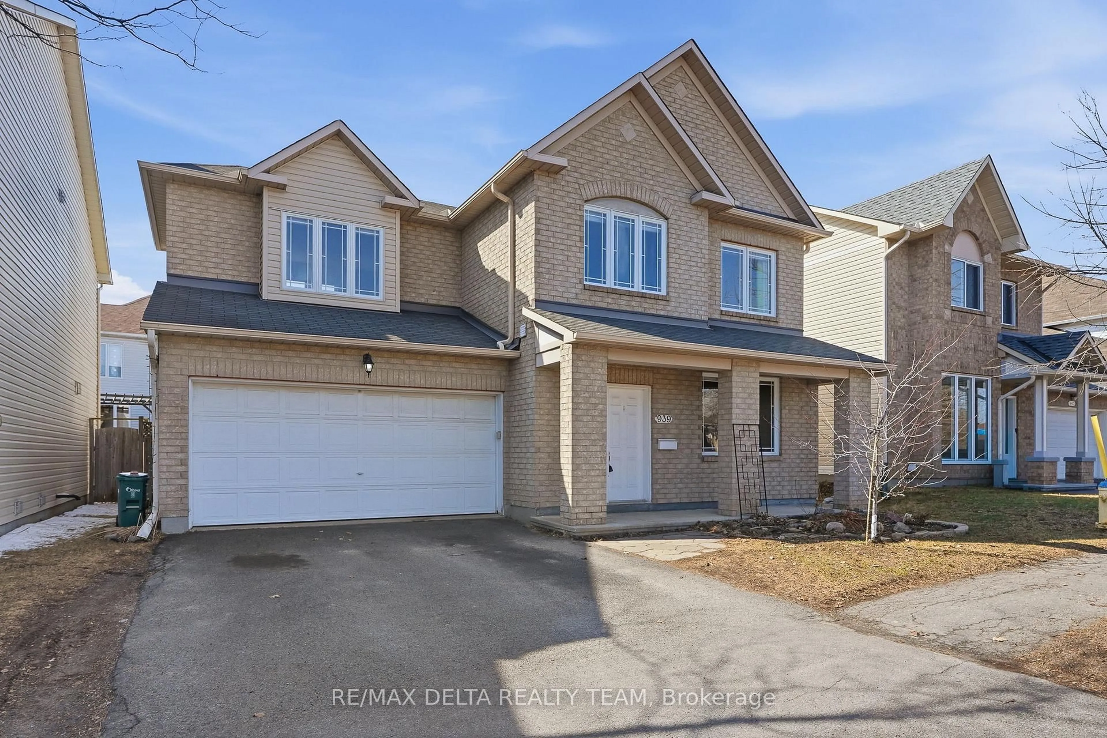 Home with brick exterior material, street for 939 Cahill Dr, Ottawa Ontario K1V 2C3