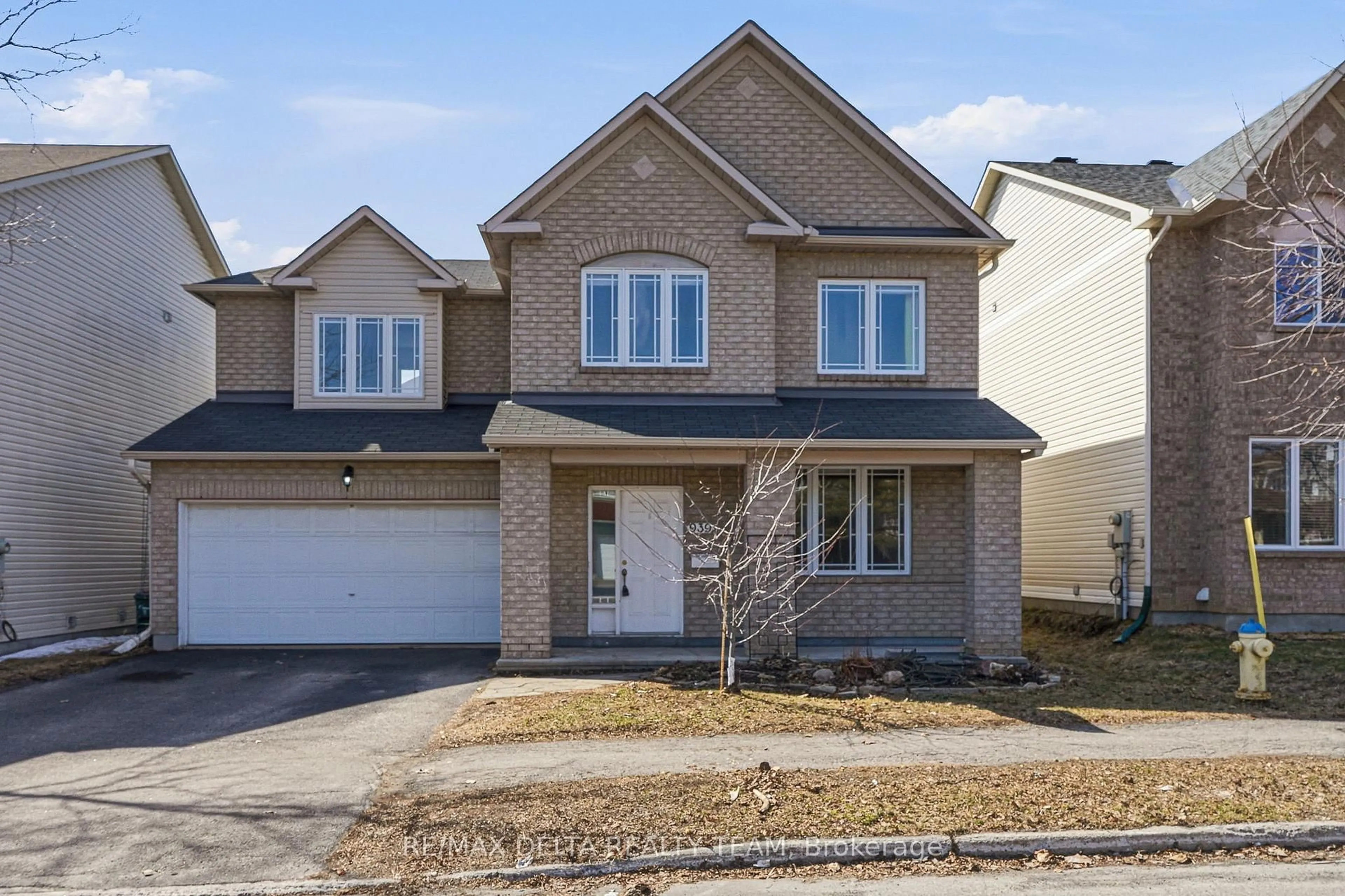 Home with brick exterior material, street for 939 Cahill Dr, Ottawa Ontario K1V 2C3