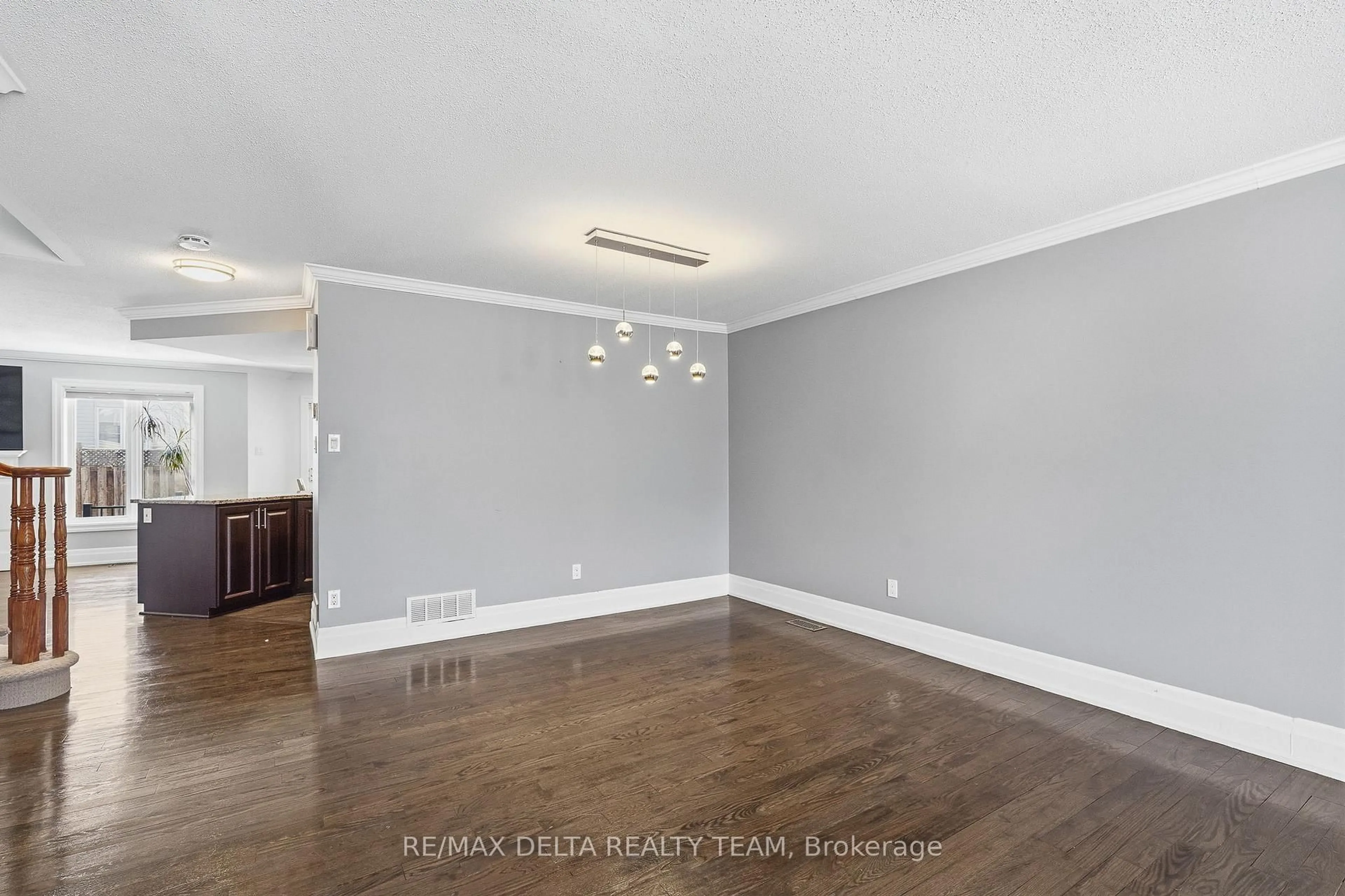 A pic of a room for 939 Cahill Dr, Ottawa Ontario K1V 2C3