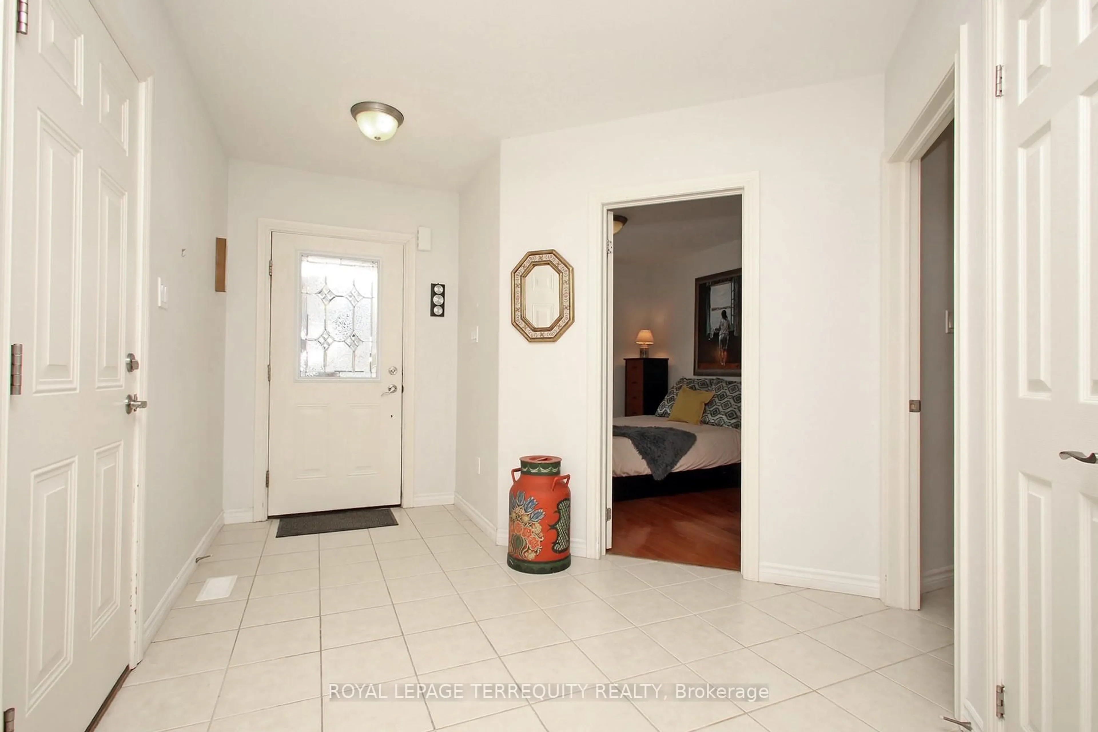 Indoor entryway for 123 Village Cres #69, Peterborough Ontario K9J 0A9