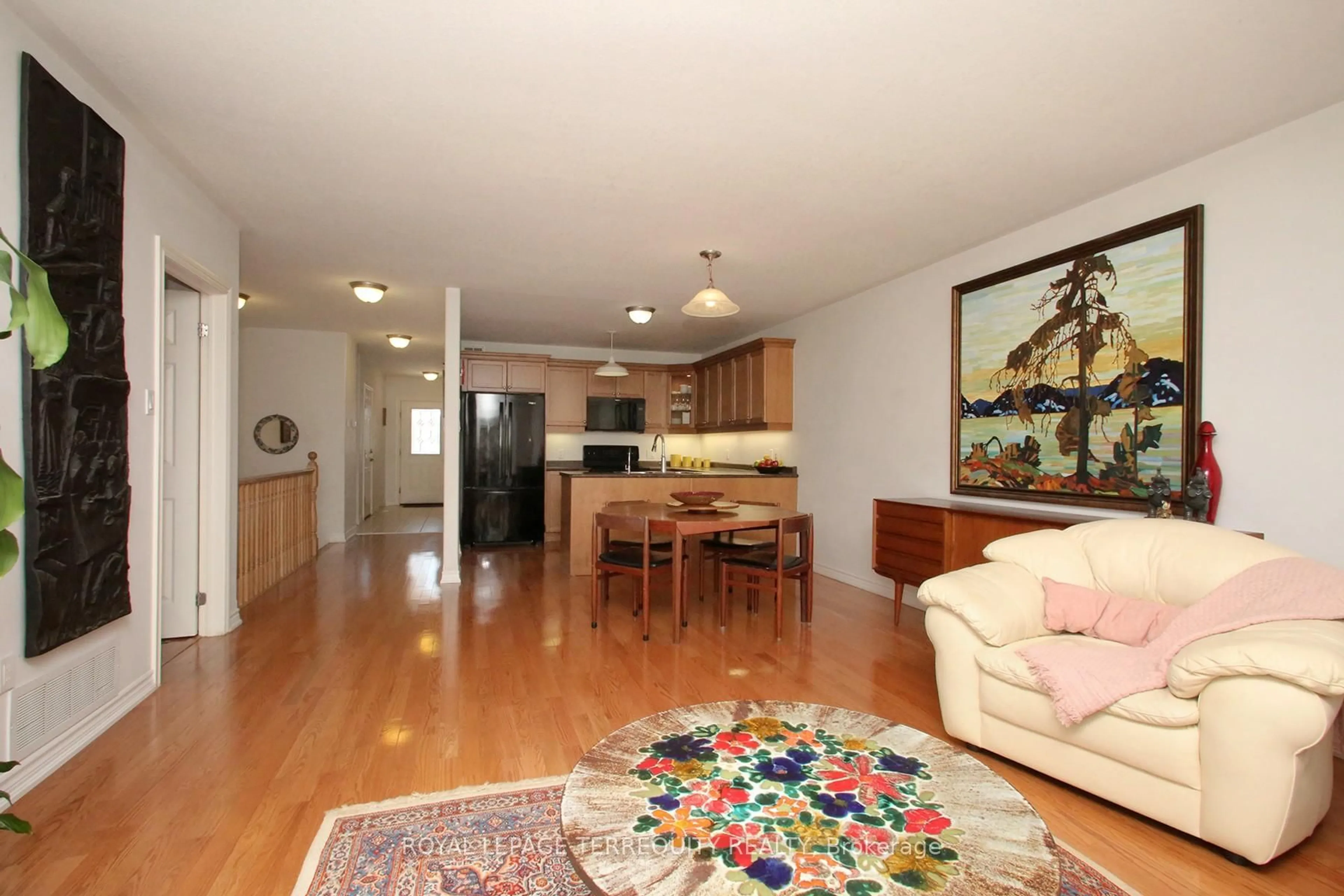 Open concept kitchen, wood/laminate floor for 123 Village Cres #69, Peterborough Ontario K9J 0A9