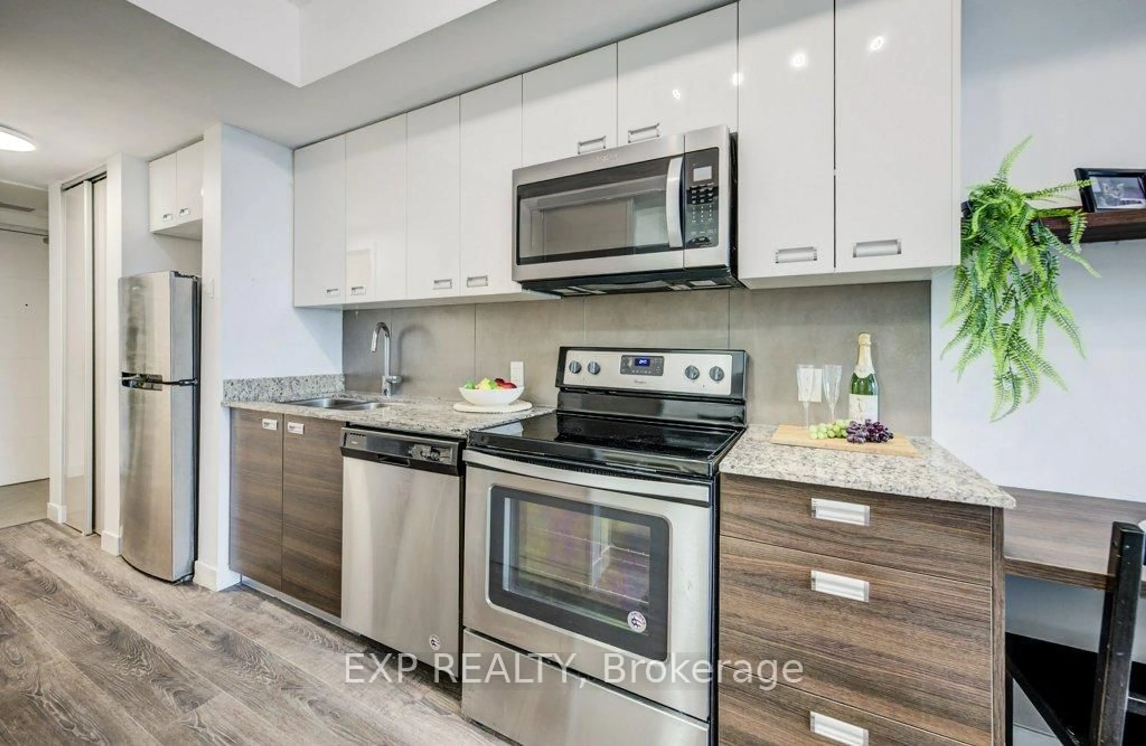 Unknown for 250 Albert St #718, Waterloo Ontario N2L 3W5