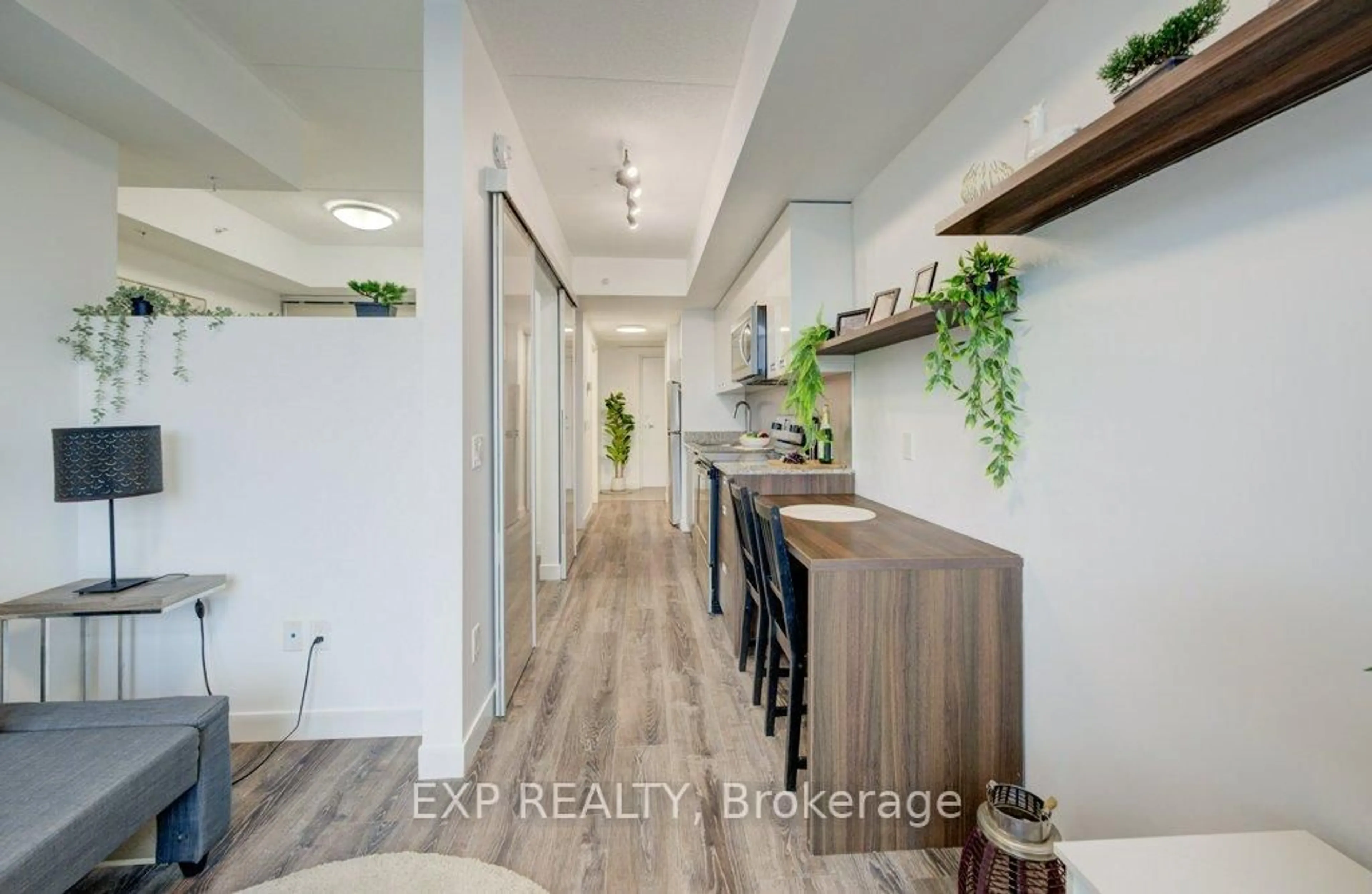 Indoor entryway for 250 Albert St #718, Waterloo Ontario N2L 3W5