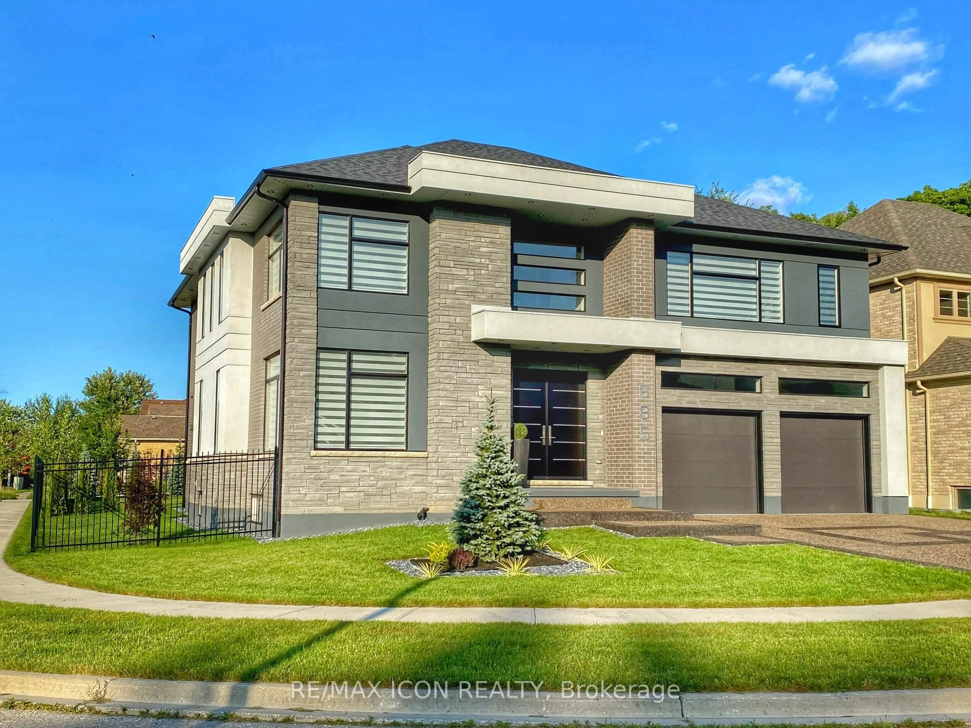 Home with brick exterior material, street for 685 Meadowsweet Ave, Waterloo Ontario N2V 0A6