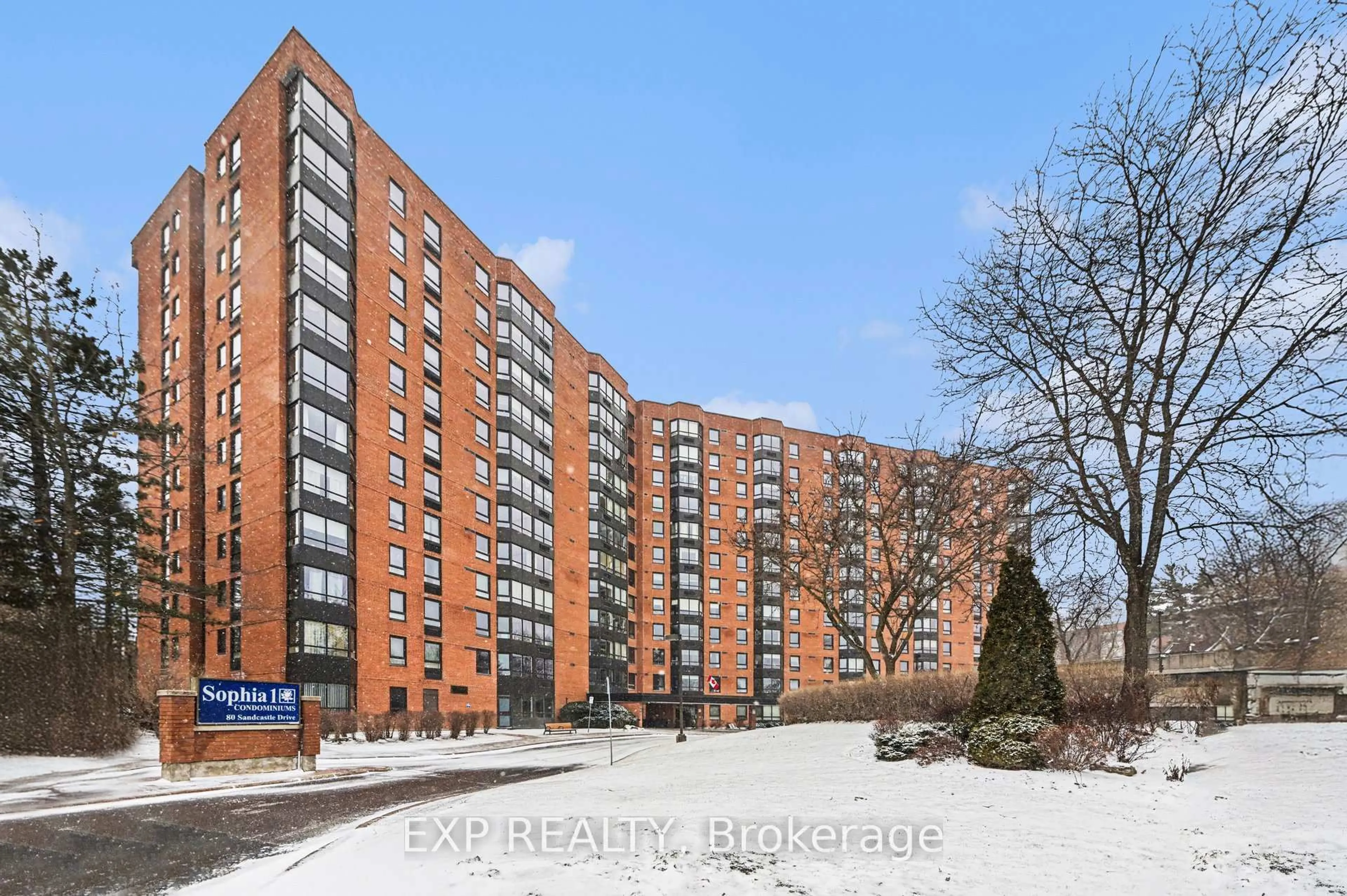 Patio, building for 80 Sandcastle Dr #404, Ottawa Ontario K2H 9E7