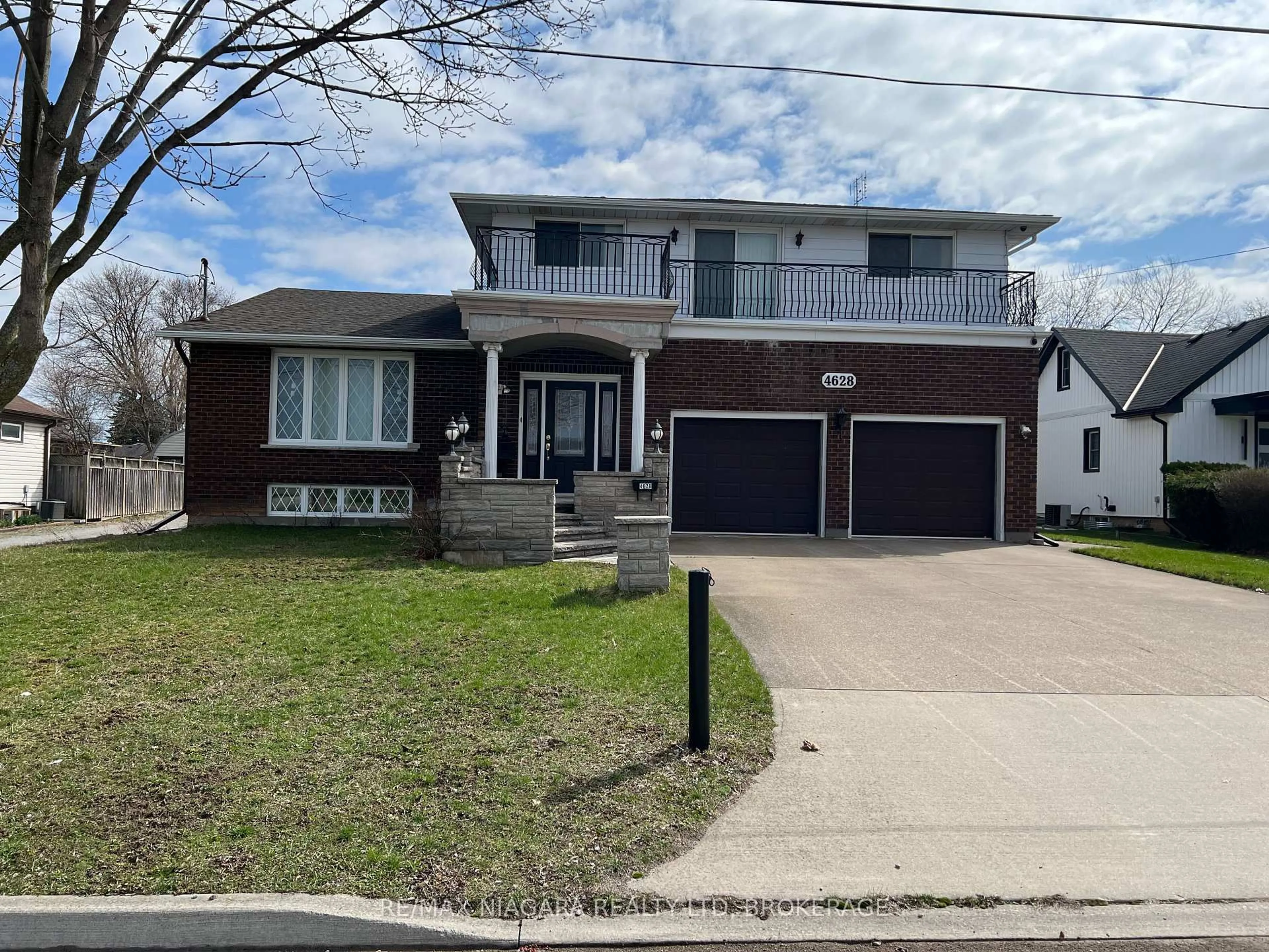 Home with brick exterior material, street for 4628 Baldwin Ave, Niagara Falls Ontario L2H 1N8