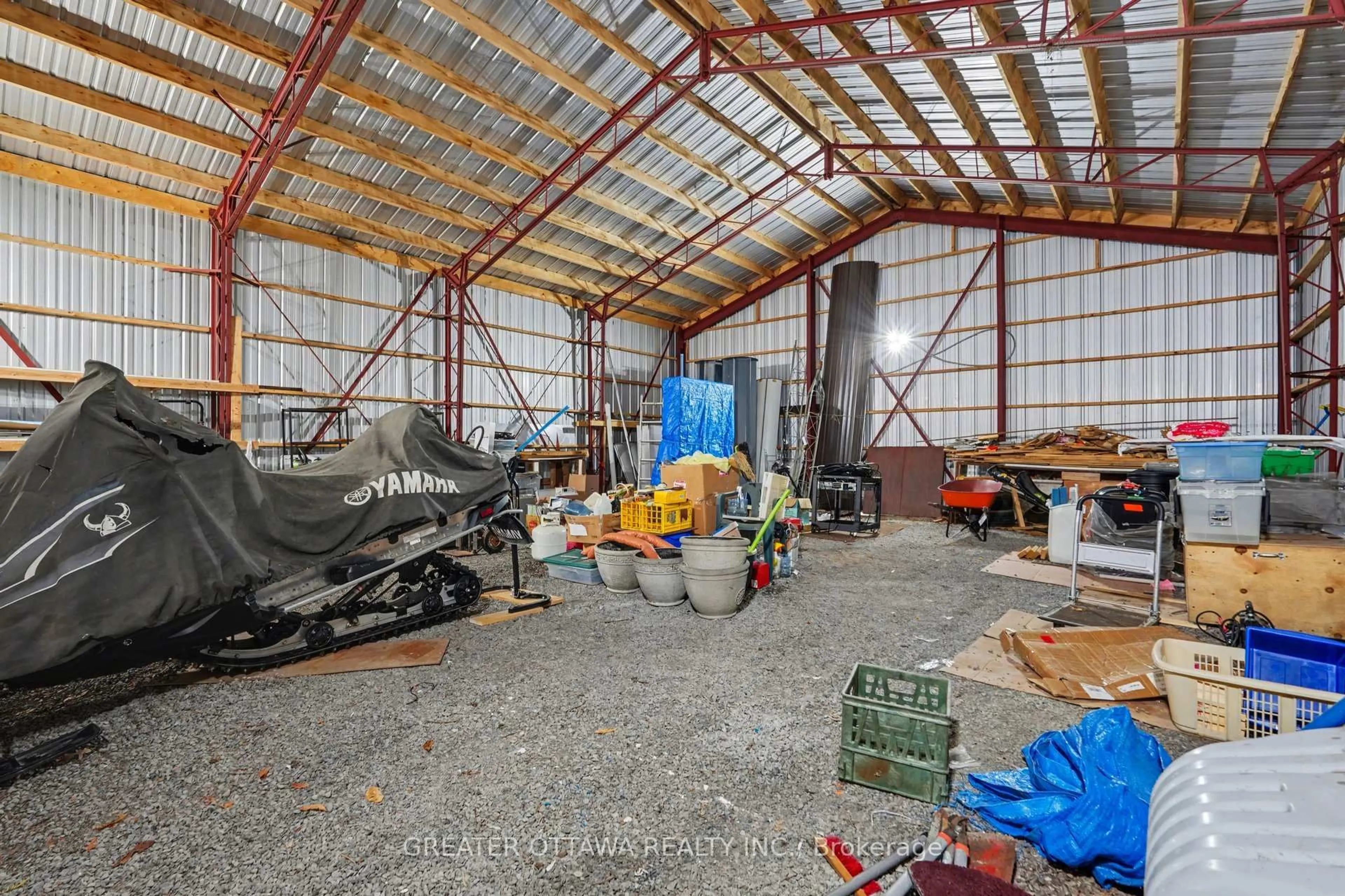 Indoor garage for 686 John Kennedy Way, Almonte Ontario K0A 1A0