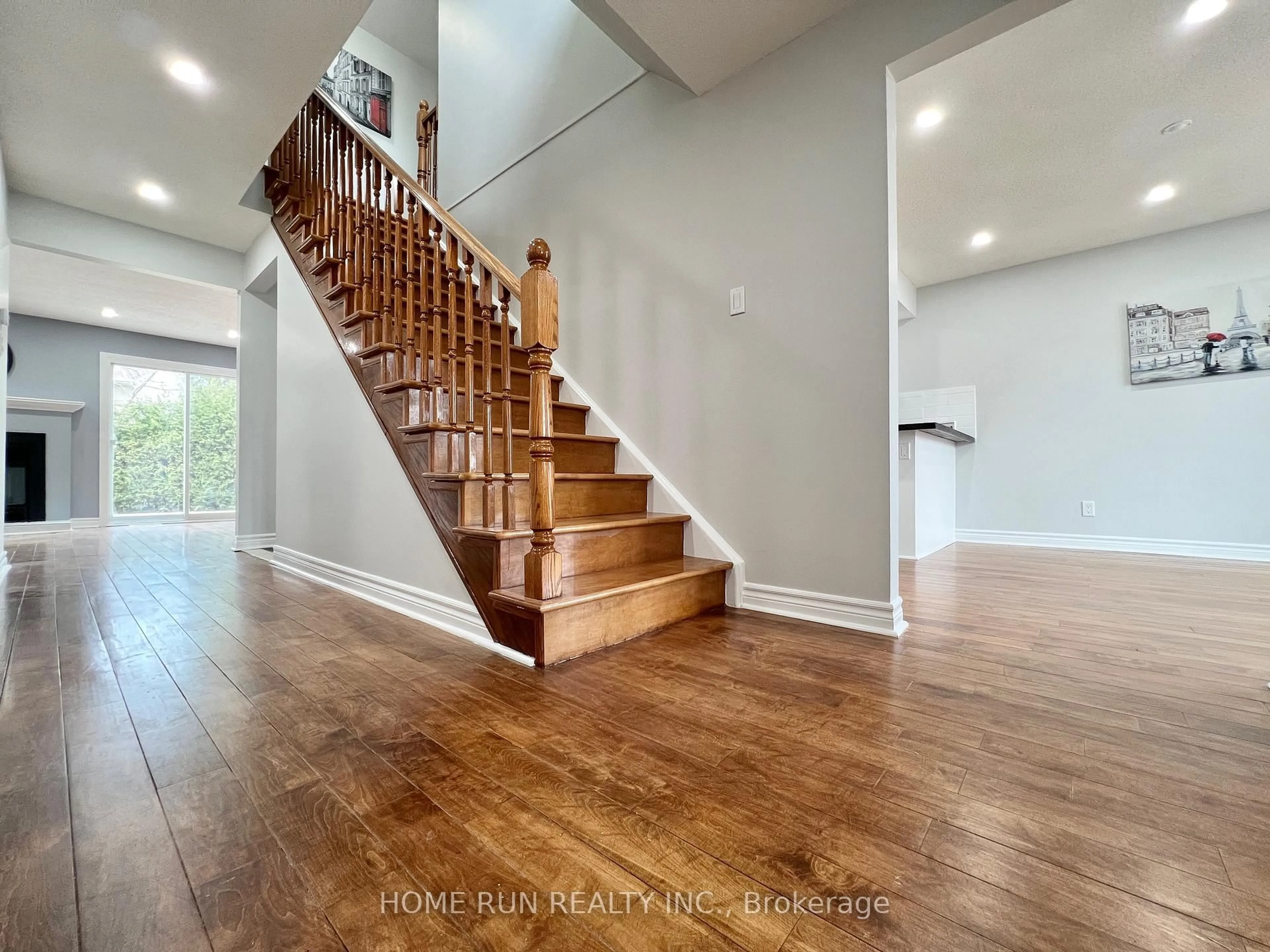 Stairs for 184 Pinetrail Cres, Ottawa Ontario K2G 5B8