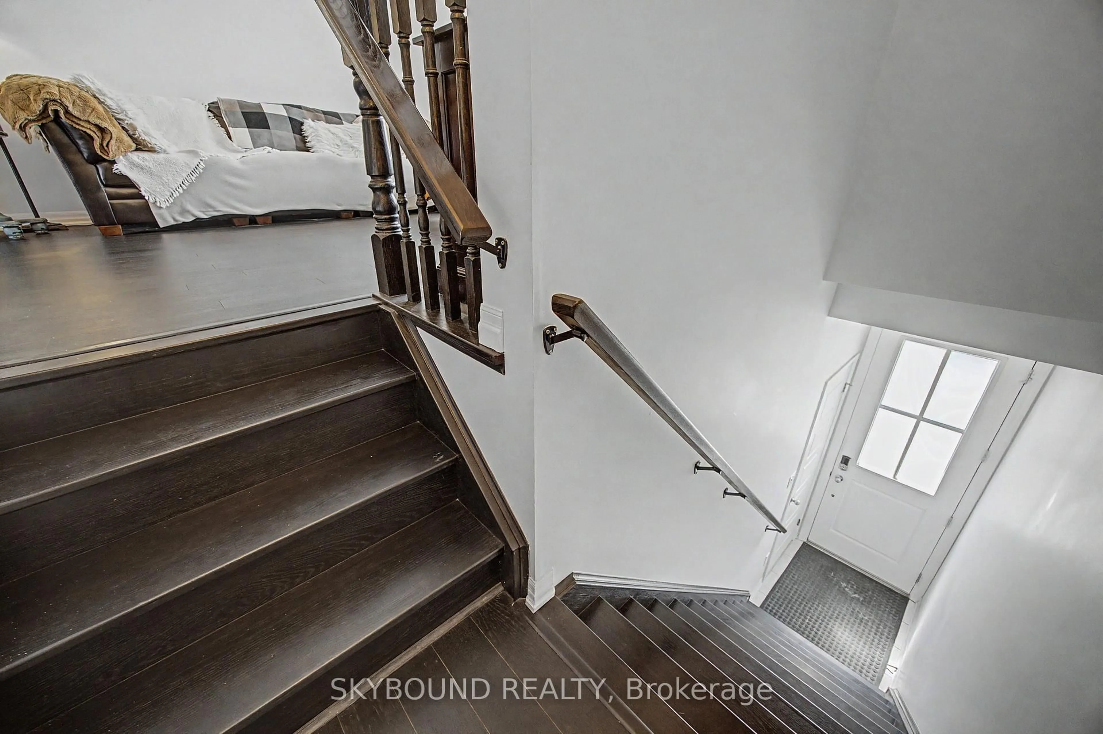 Stairs for 290 Barton St #3, Hamilton Ontario L8R 3P3