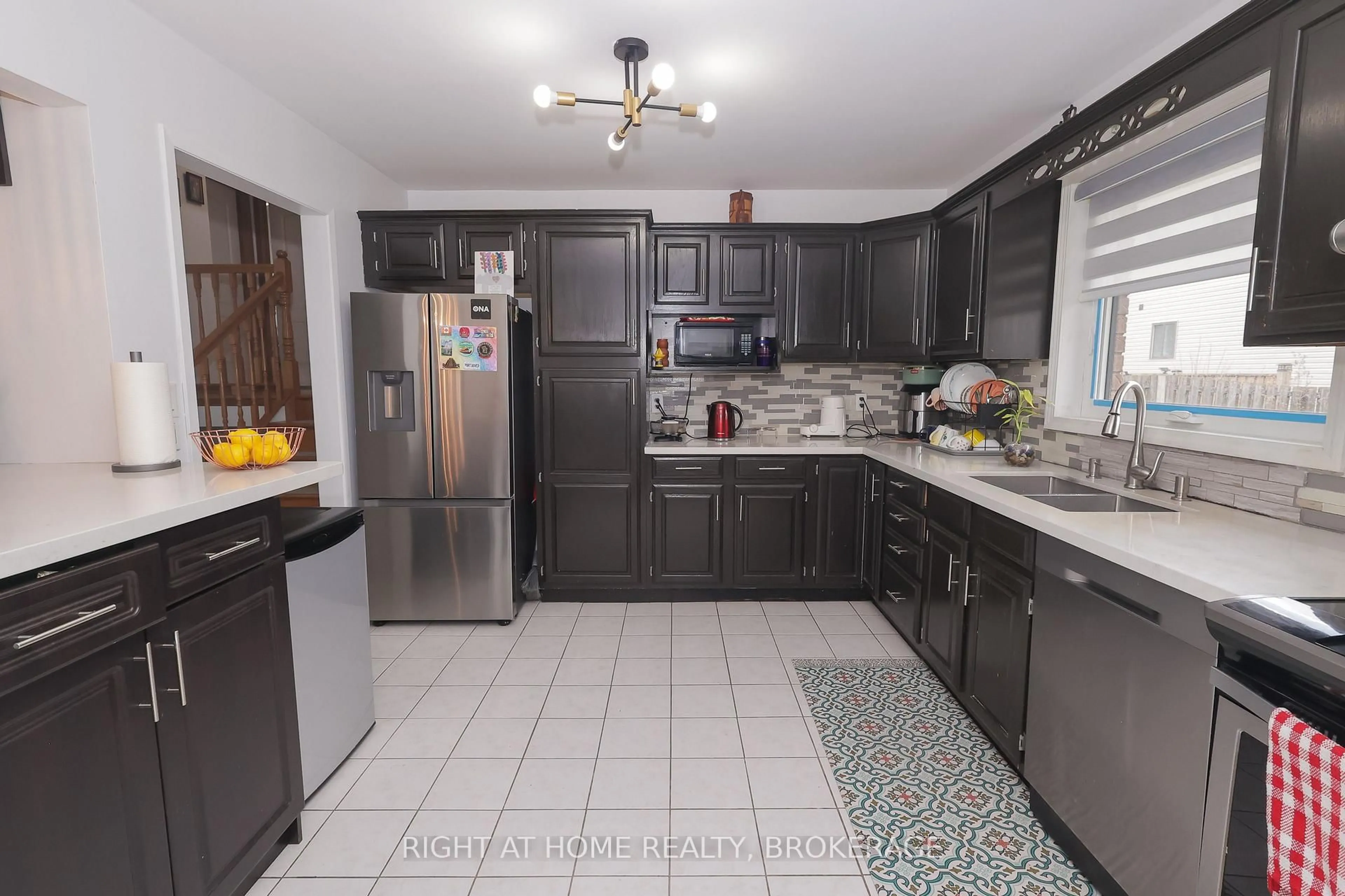 Standard kitchen, ceramic/tile floor for 7698 Mulhern St, Niagara Falls Ontario L2H 1B5