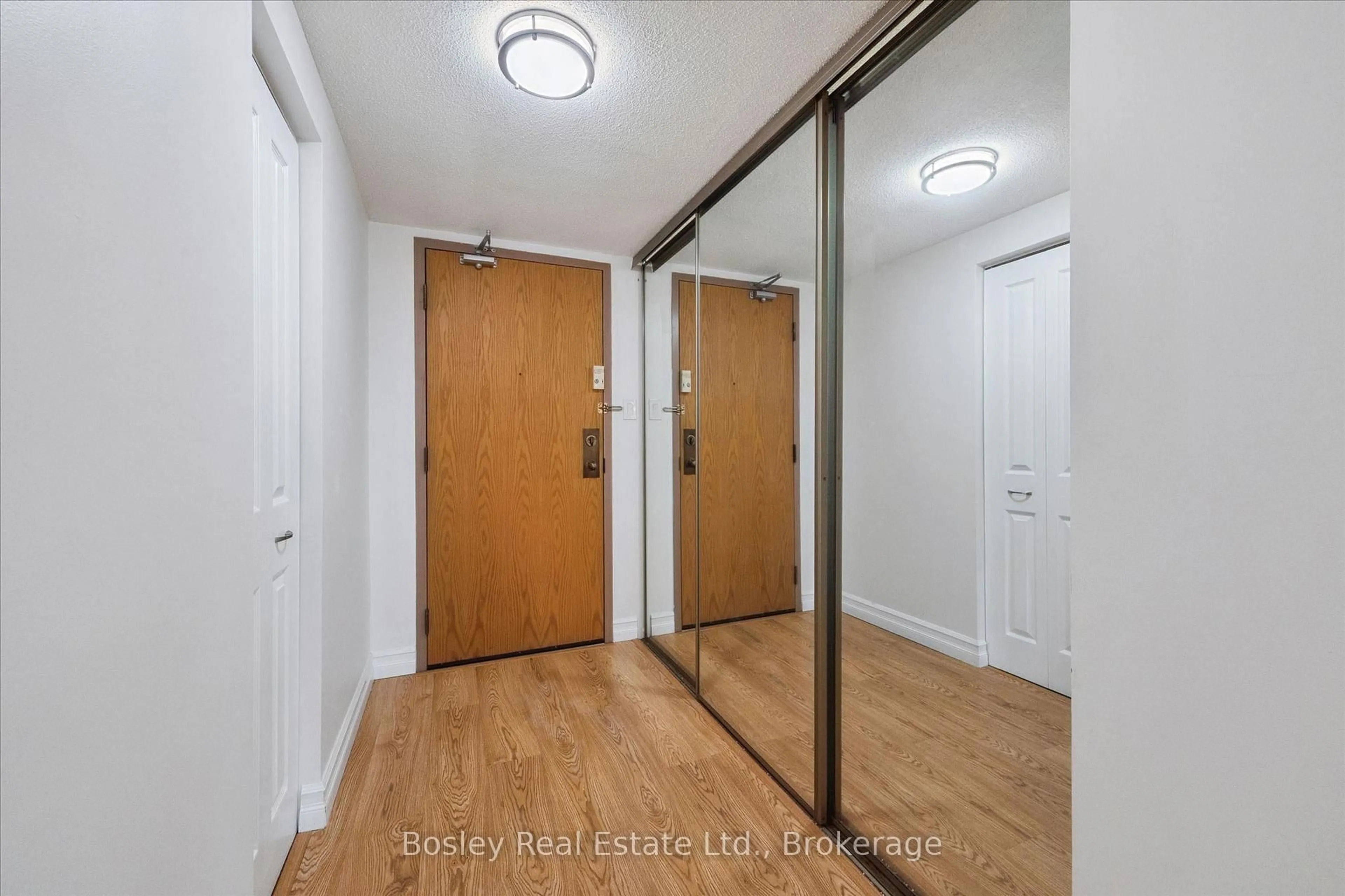 Indoor entryway for 8 Christopher Crt #506, Guelph Ontario N1G 4N7