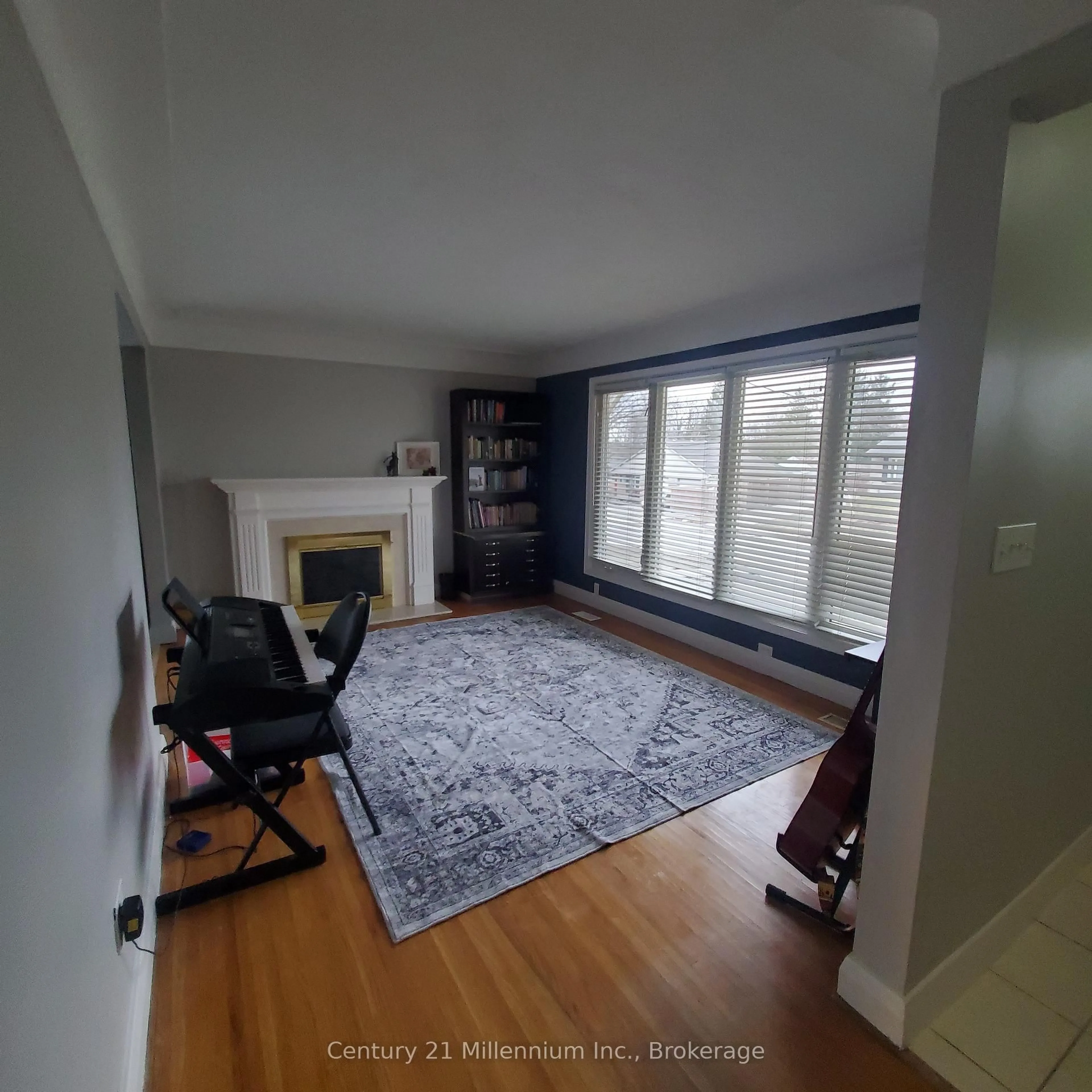 A pic of a room for 6 EARLSCOURT Cres, Woodstock Ontario N4S 5H3