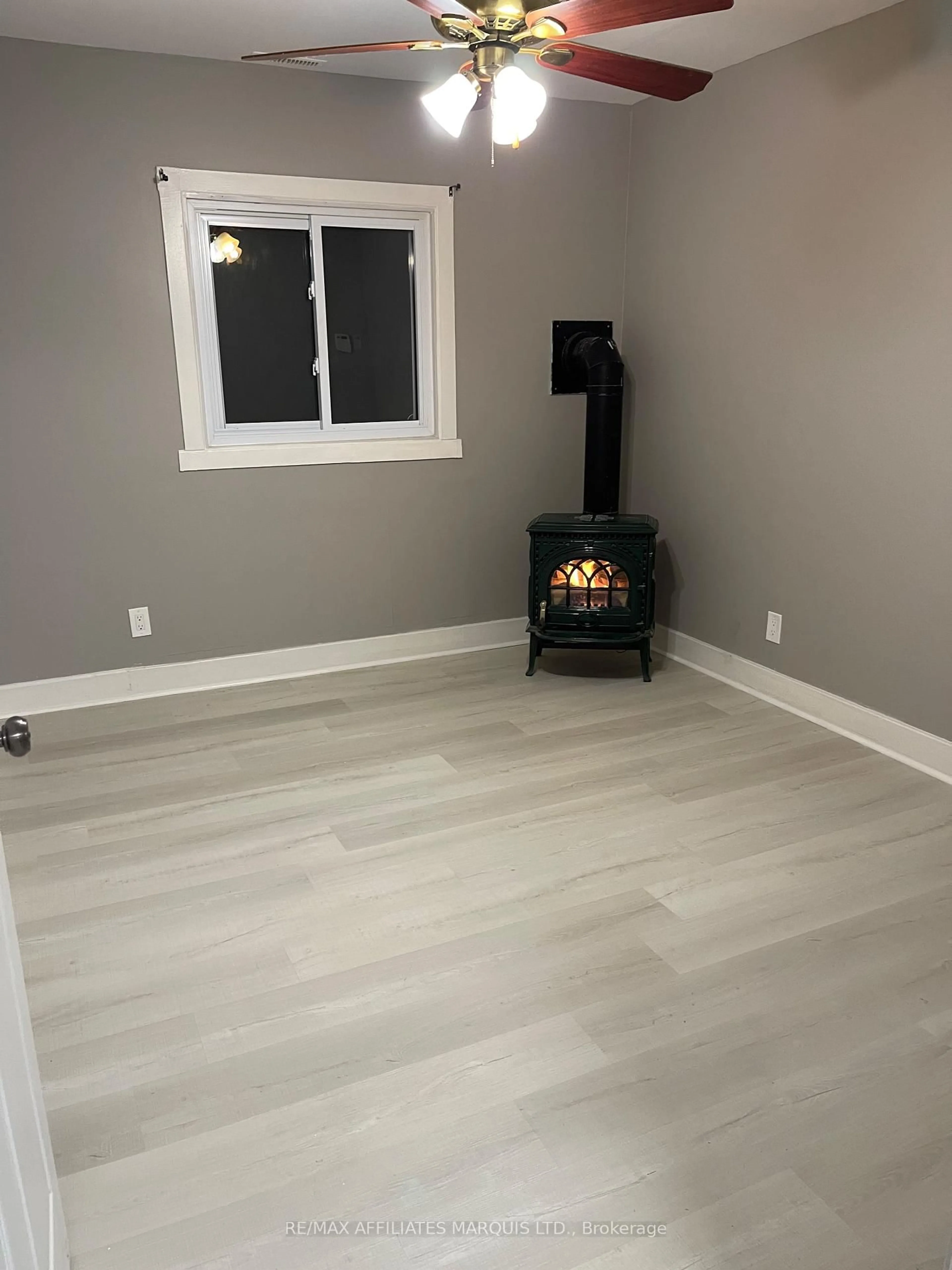 A pic of a room for 302 Mcconnell Ave, Cornwall Ontario K6H 4L5