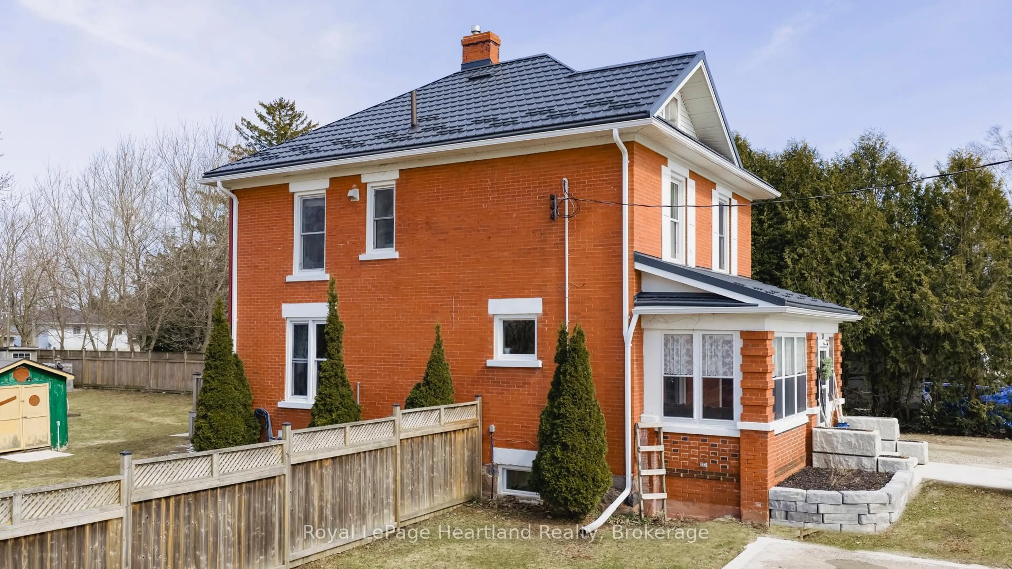 Home with brick exterior material, unknown for 20 William St, Minto Ontario N0G 1M0