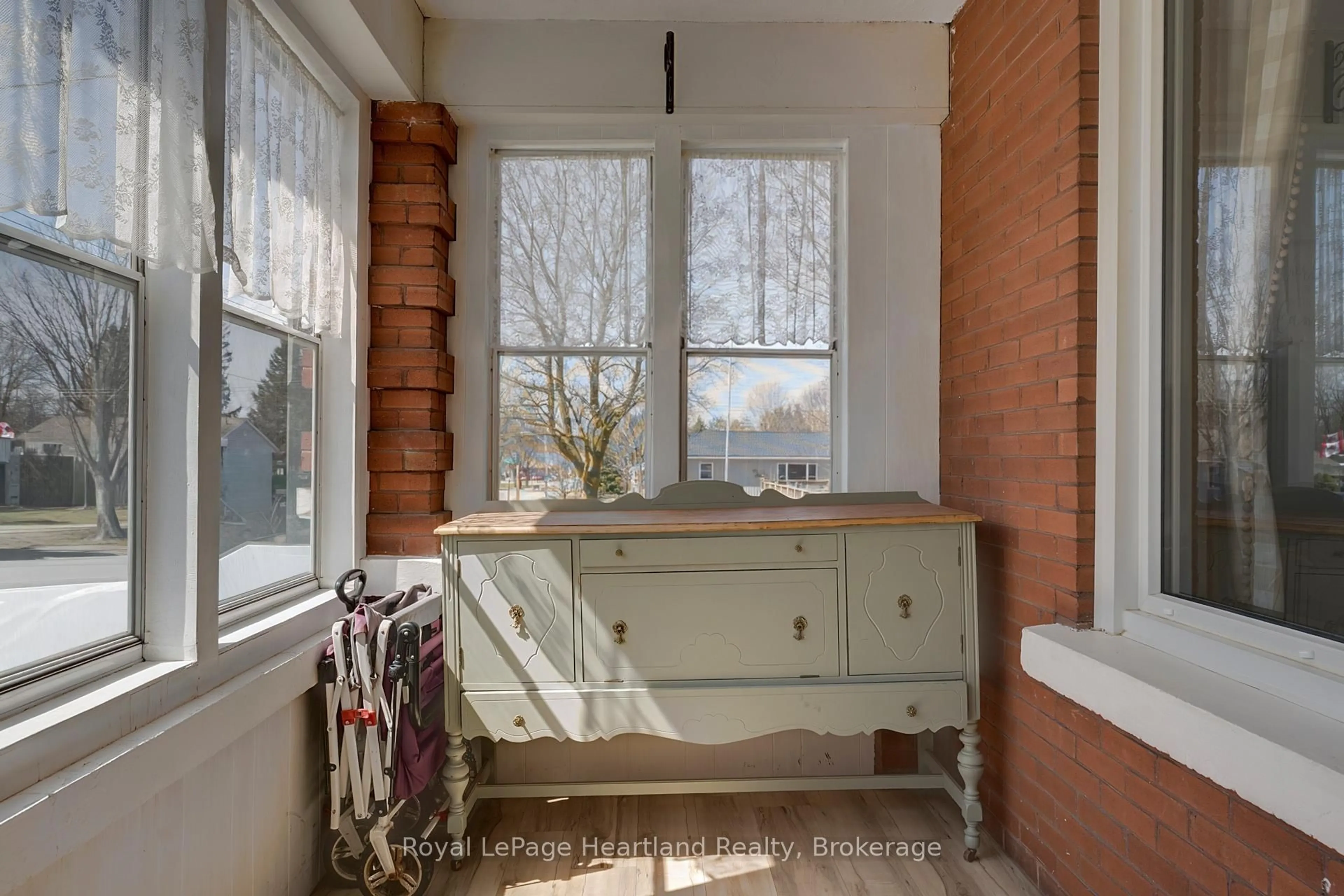 Unknown for 20 William St, Minto Ontario N0G 1M0