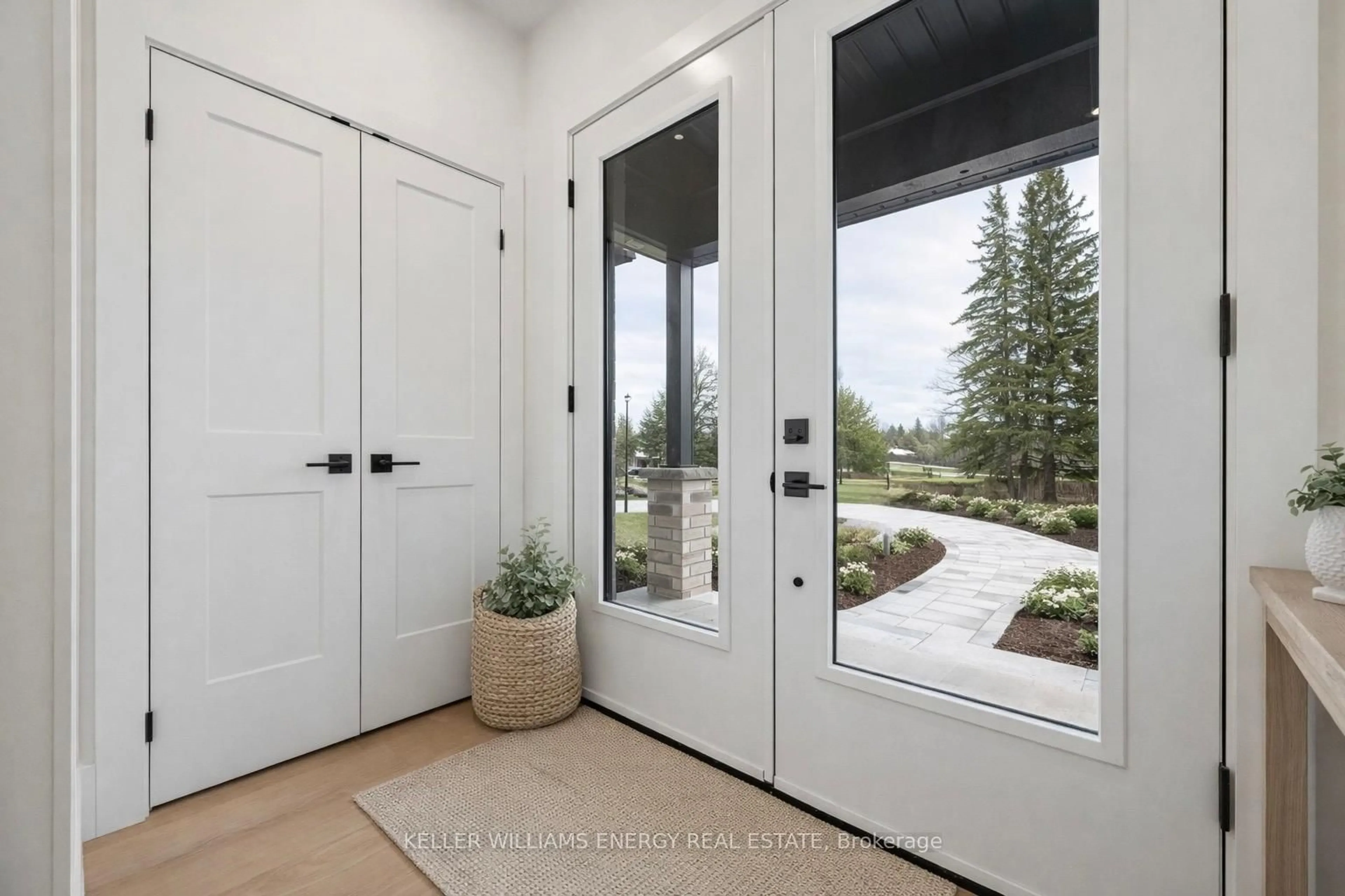 Indoor entryway for 11 Union St, Cavan Monaghan Ontario L0A 1G0